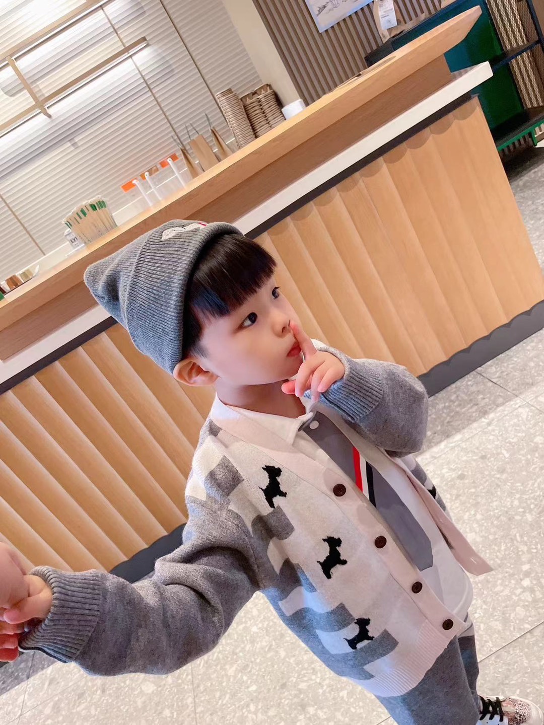 2024 Autumn/Winter Fashion: Exclusive TB Gray Dog Collection with High-Level Ash Designs - 图片 5