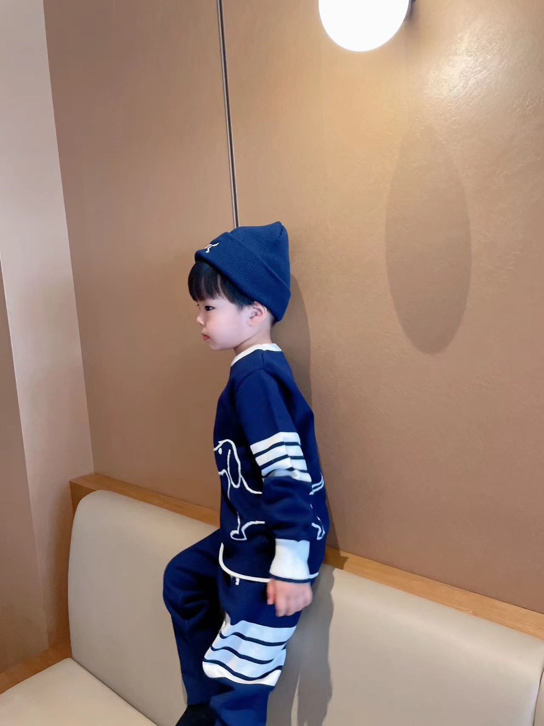 New Autumn Winter Fashion: Exclusive Wool Pants with Classic Design and Blue Dog Hat - 图片 2