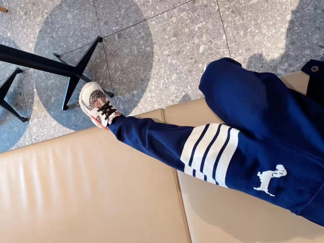 New Autumn Winter Fashion: Exclusive Wool Pants with Classic Design and Blue Dog Hat - 图片 9