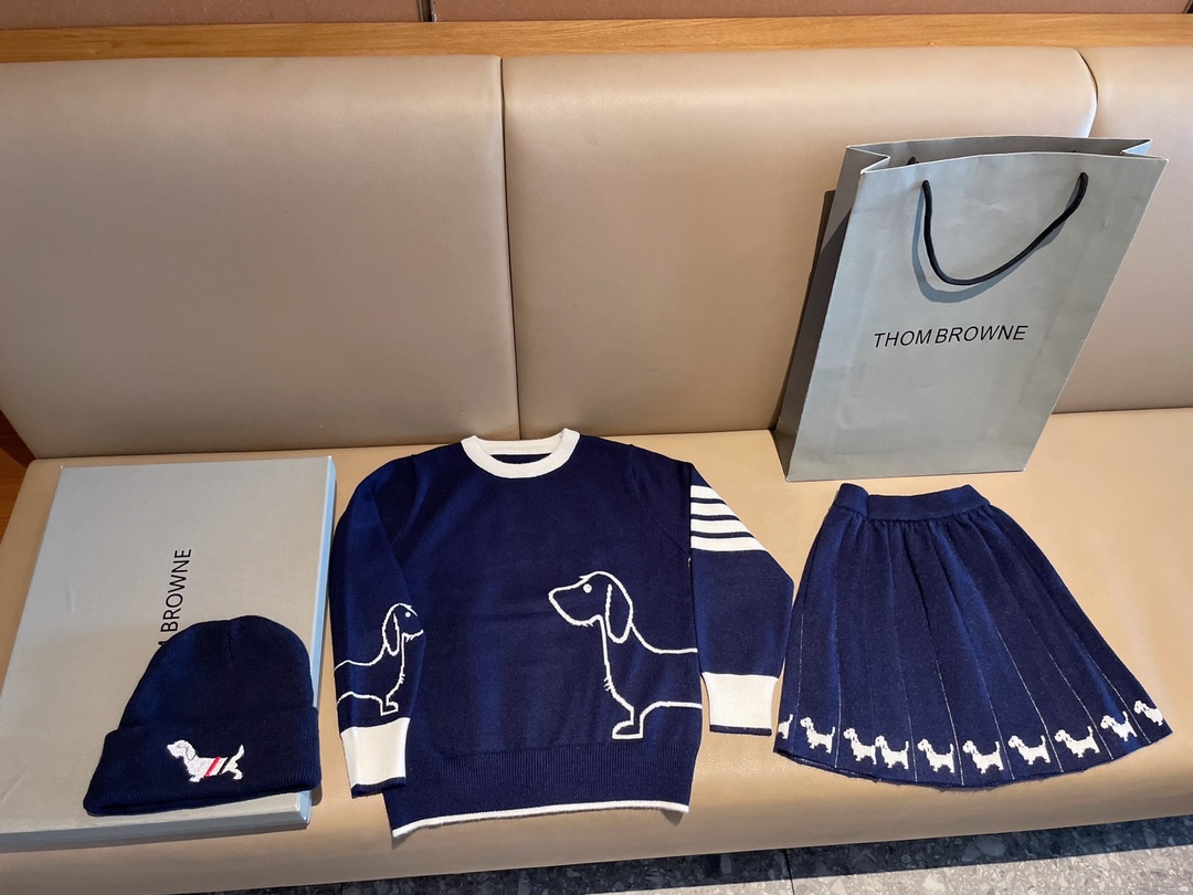 Blue Dog Skirts for Autumn and Winter Fashion, Available in Various Sizes