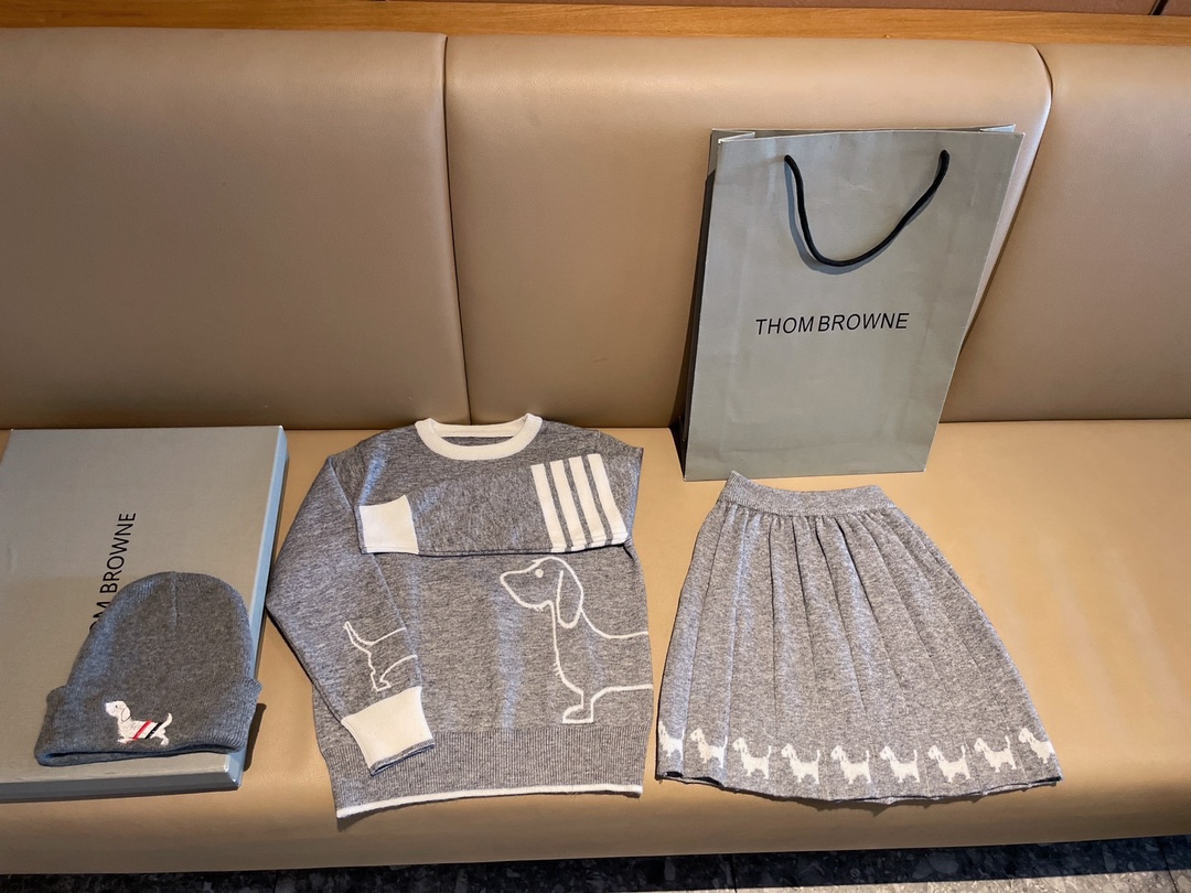 Gray Dog Skirts Set for Autumn and Winter, 3 Sets Available, Various Sizes. - 图片 1