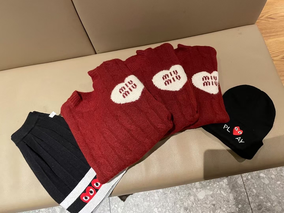 Miumiu Dresses Package: 110-150 Yards with Red Sweater and Kosher Kumikawa - 图片 4