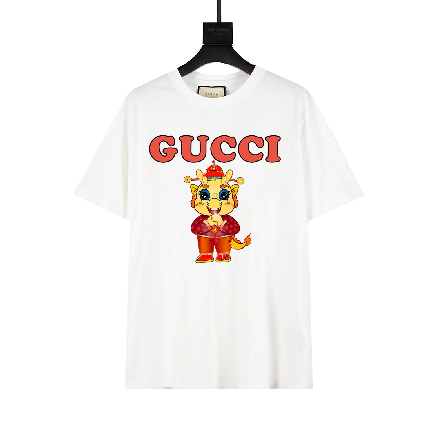 GUCCI Gucci nueva camiseta de manga corta unisex de la serie Año del Dragón con logo de letras del Dios de la Riqueza. …