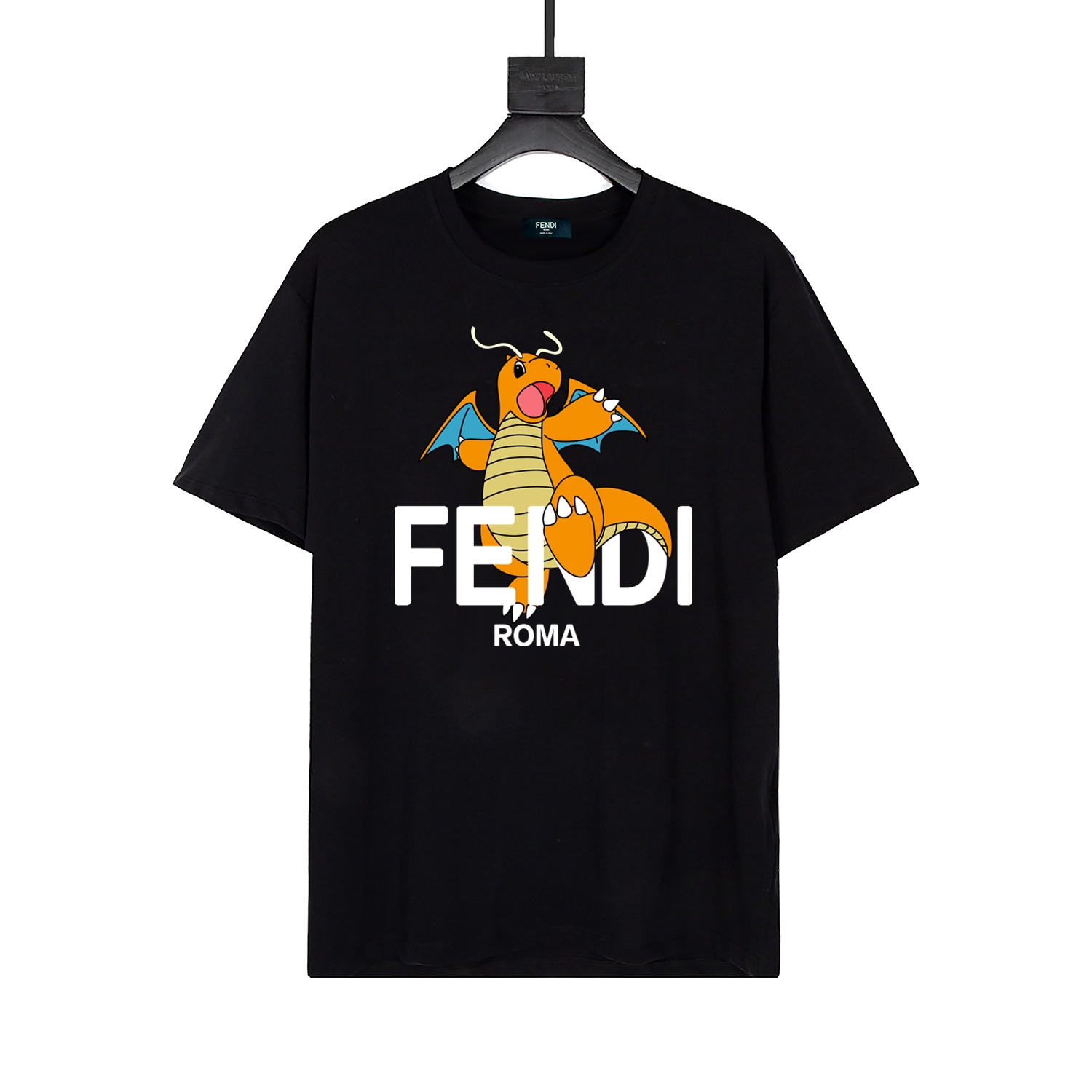 Fendi✖️藤原浩✖️pokemon edición limitada colaboración Año del Dragón personaje de Pokémon Charmander, letras en e…