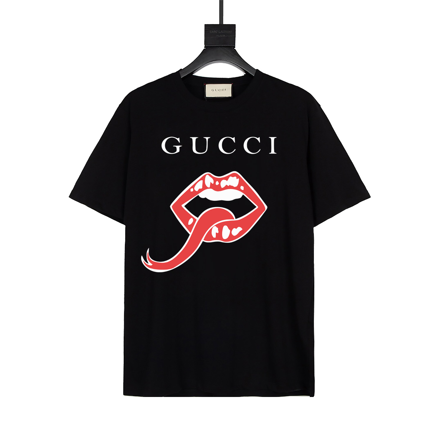 Camiseta de manga corta de GUCCi sincronizada con la web oficial, nueva para primavera/verano 2024 con estampado de let…