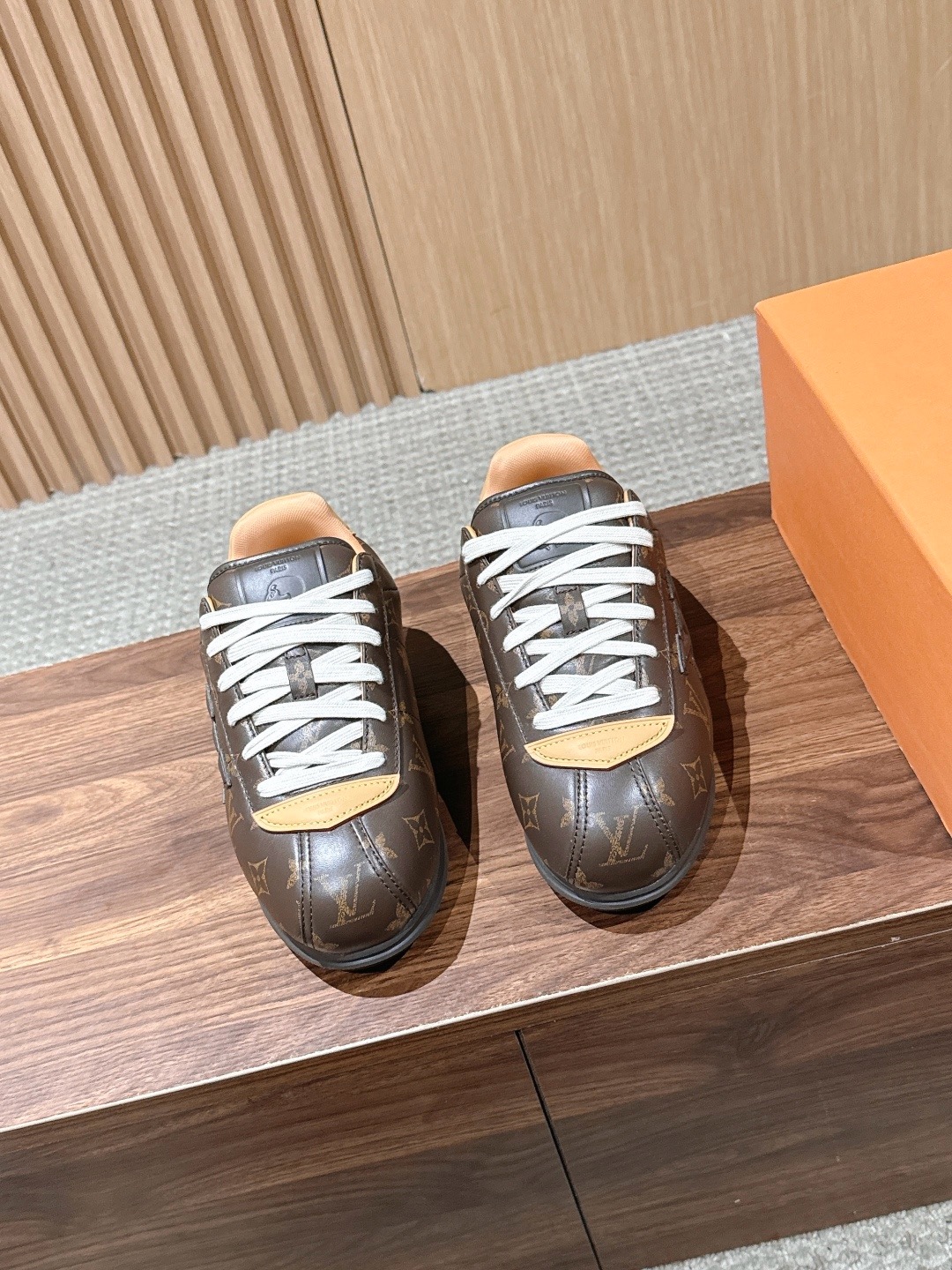 LV Off White Leather Toe Patch Lace-Up Sneakers