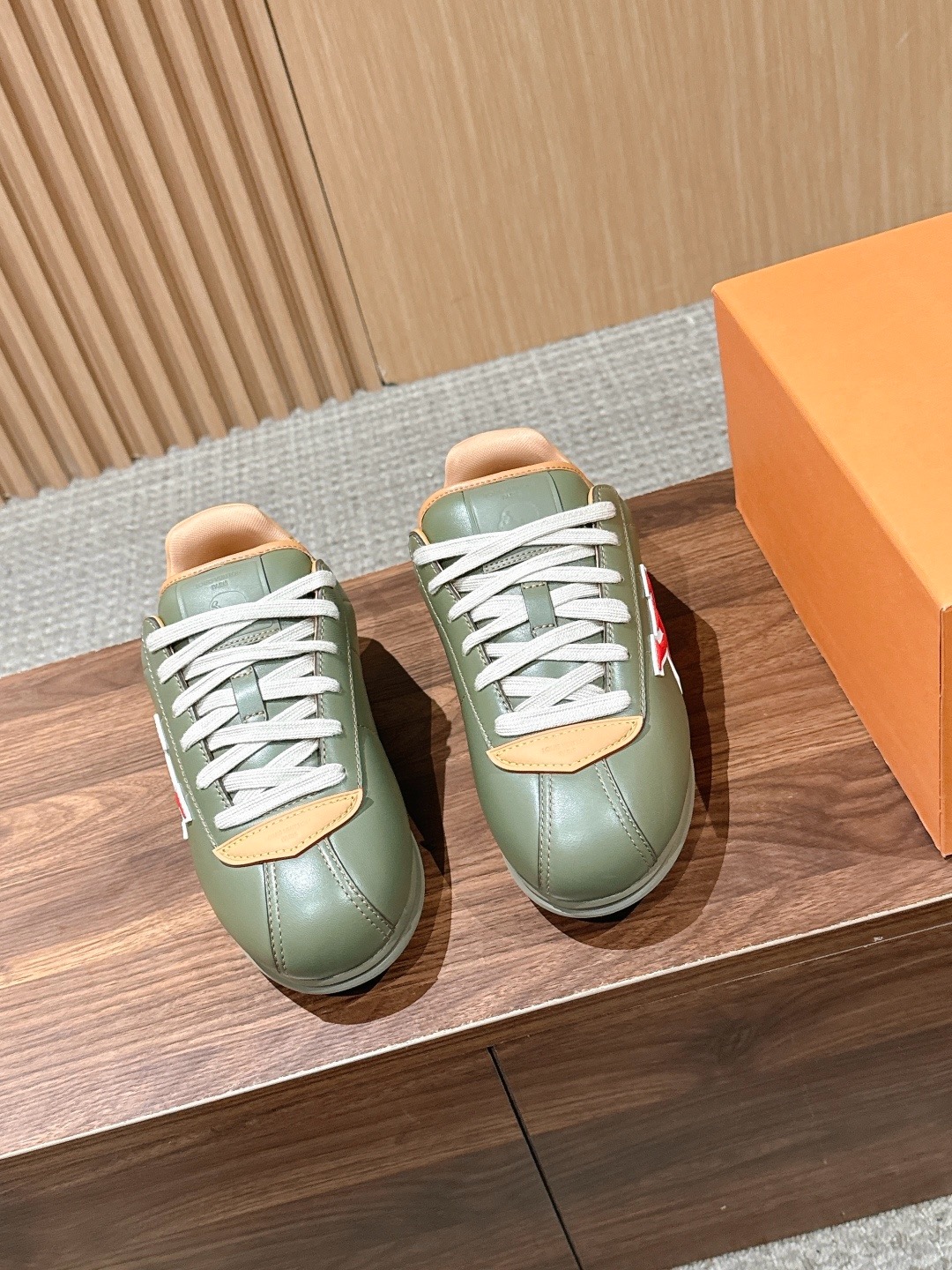 LV Off White Leather Toe Patch Lace-Up Sneakers