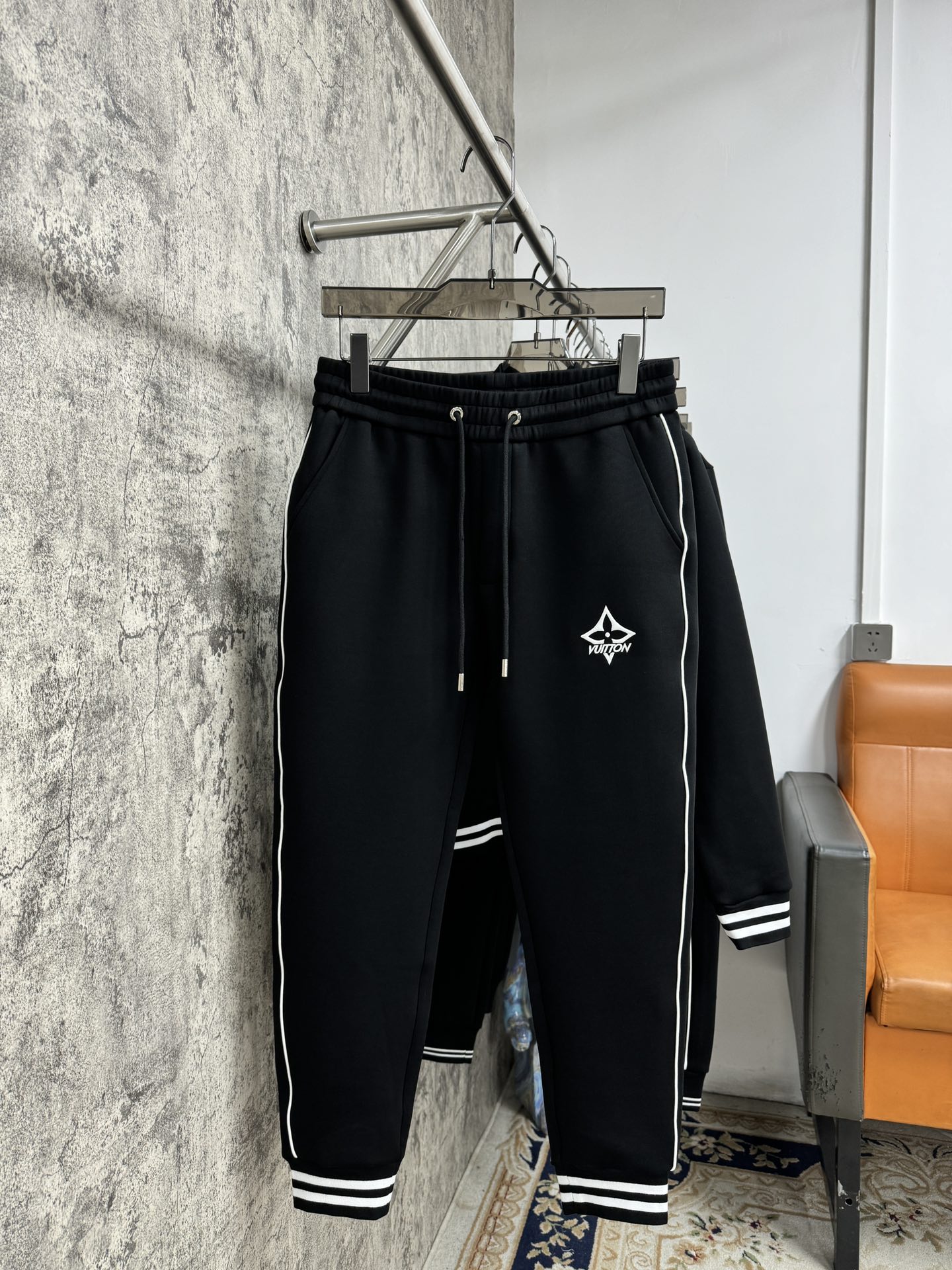 Louis Vuitton Clothing Pants & Trousers Two Piece Outfits & Matching Sets Splicing Fall/Winter Collection Casual