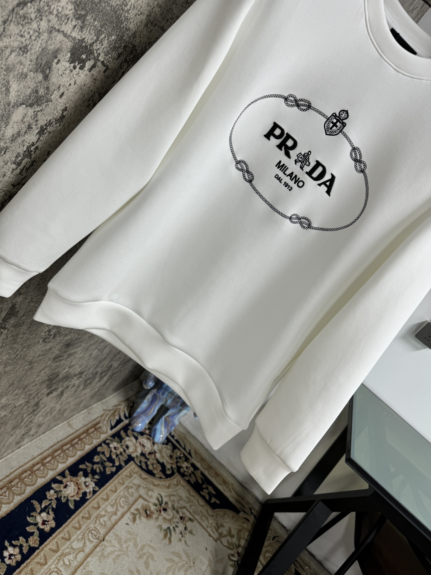 P家超经典太空棉卫衣 秋冬时尚必杀技,渠道精品.2024SS秋冬🆕圆领套头卫衣 阔型效果更为简约利落