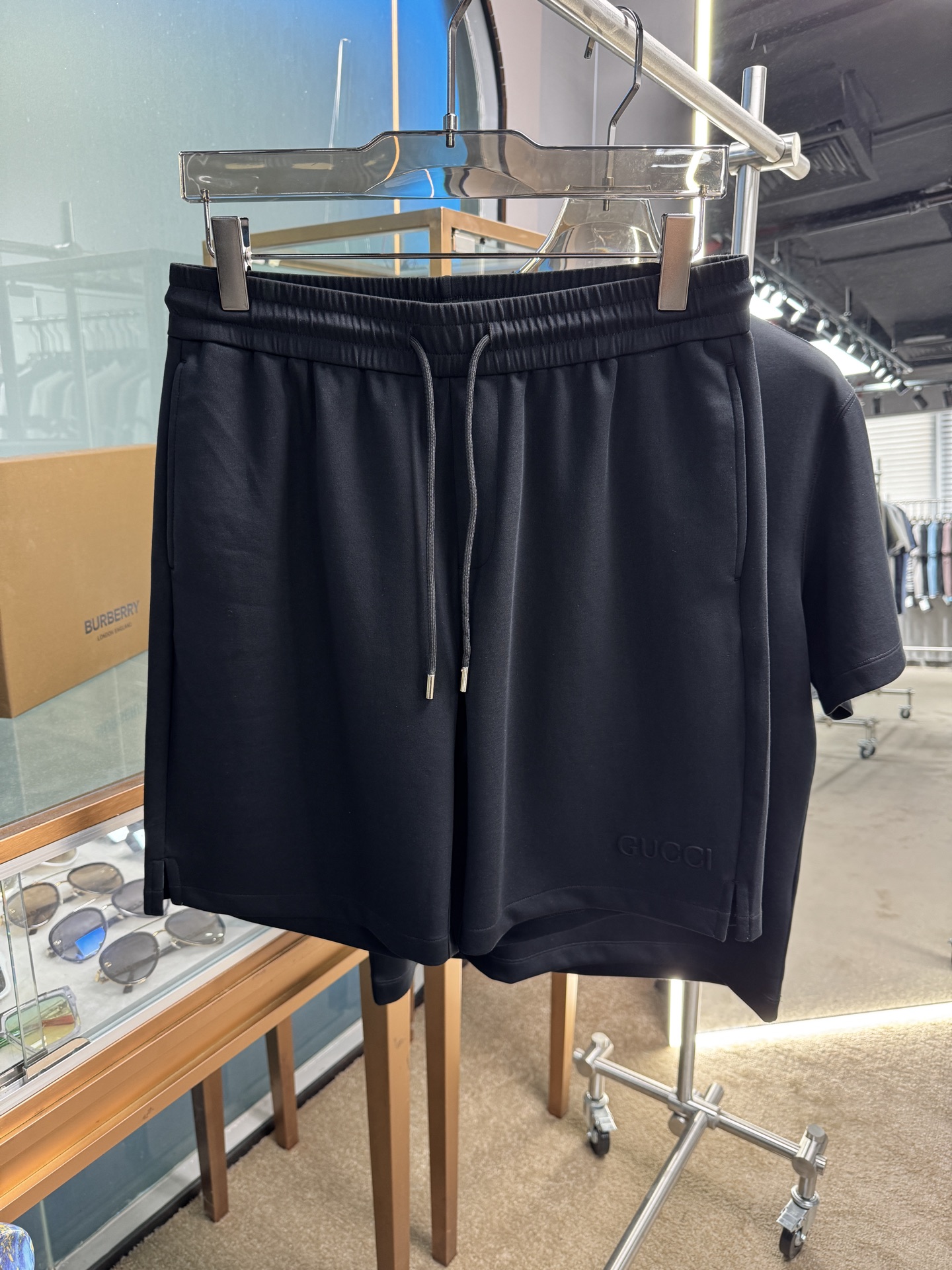 NO:149736,Clothes P 25ss Spring and Summer G Home The latest hot set is coming. The fabric is dynamic cotton. Original customization. The fabric is soft and light. Moisture and sweat. The upper body is super comfortable. Size 48-56,,gucci,alexander wang.19860909衣服 裤子P 25ss 春夏 G家 最新爆款套装来袭 面料采用动感棉 原版定制 面料柔软轻盈 吸湿排汗 上身超级舒服 尺码48-56,,gucci,alexander wang,Men's clothing