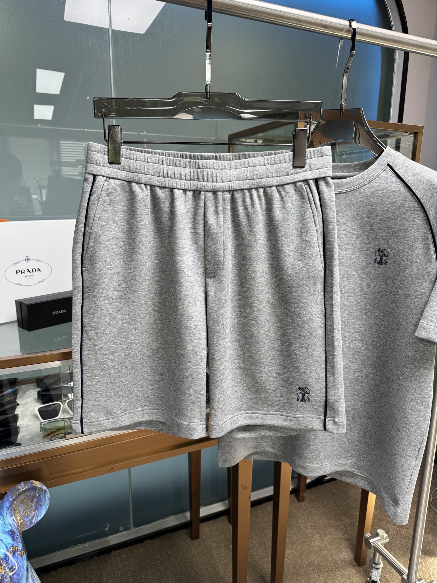 NO:149729,Clothes P 25ss Spring and summer BC's latest hit set is coming. The fabric is air-layer double-sided. Original customization. The fabric is soft and light. Moisture-absorbing and sweating. The upper body is super comfortable. Size 48-56,,alexander wang19860909衣服 裤子P 25ss 春夏 BC最新爆款套装来袭 面料采用空气层双面 原版定制 面料柔软轻盈 吸湿排汗 上身超级舒服 尺码48-56,,alexander wang,Men's clothing