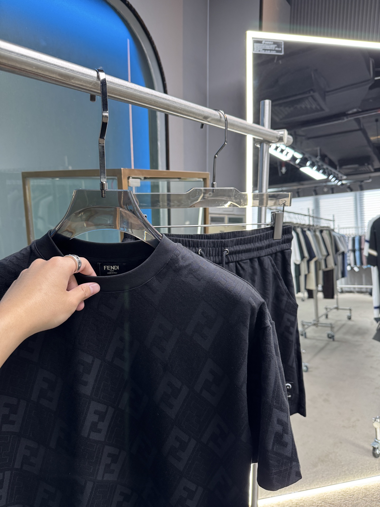 Fendi Spring Summer Cotton Suit Collection: Top Quality Unisex Set in Black and White - 图片 4