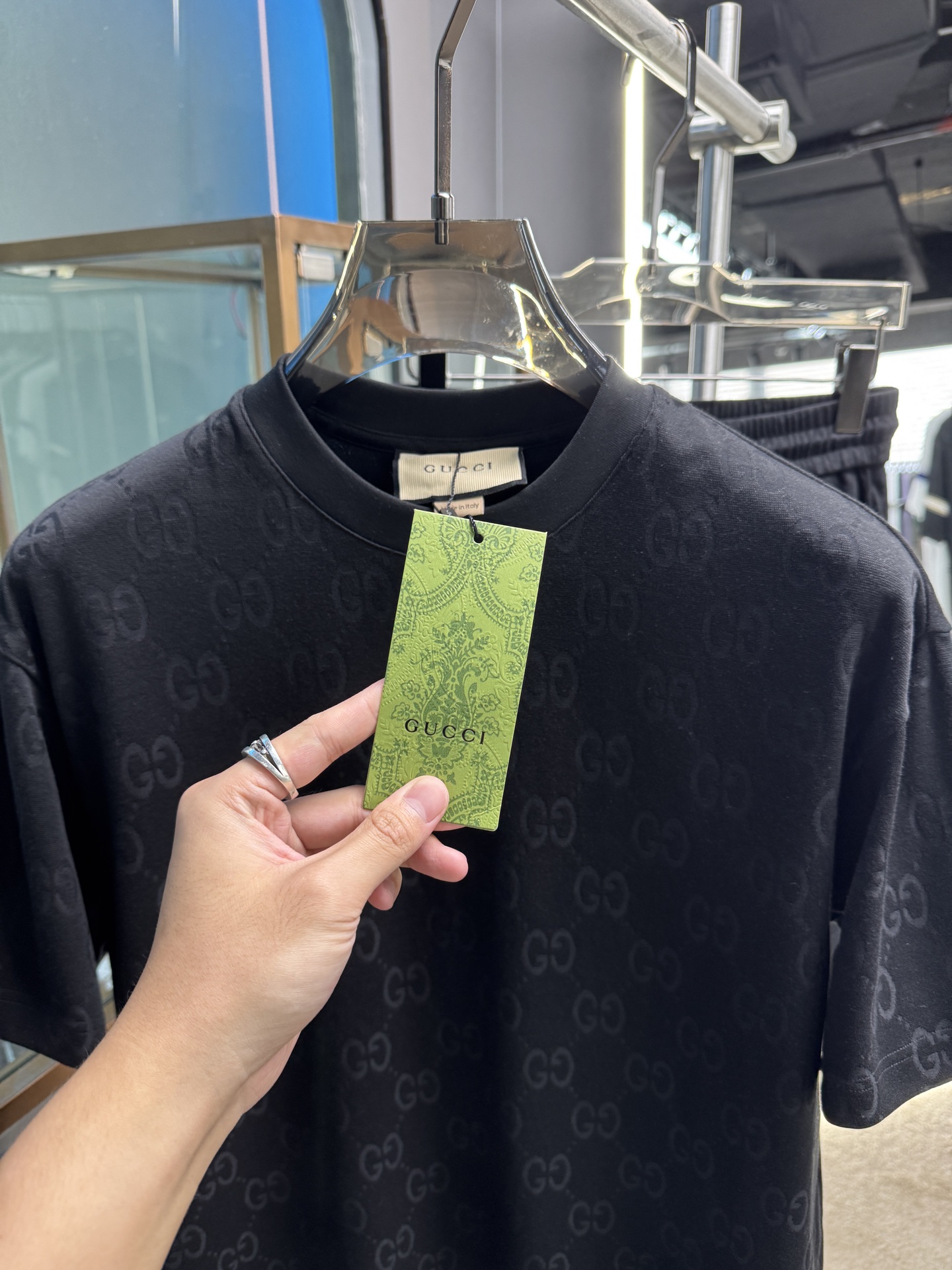 “Guccino 25 Spring Summer Cotton Suit with Flowering Logo & Top Hardware in Black & White Unisex Sizes 48-56” - 图片 5