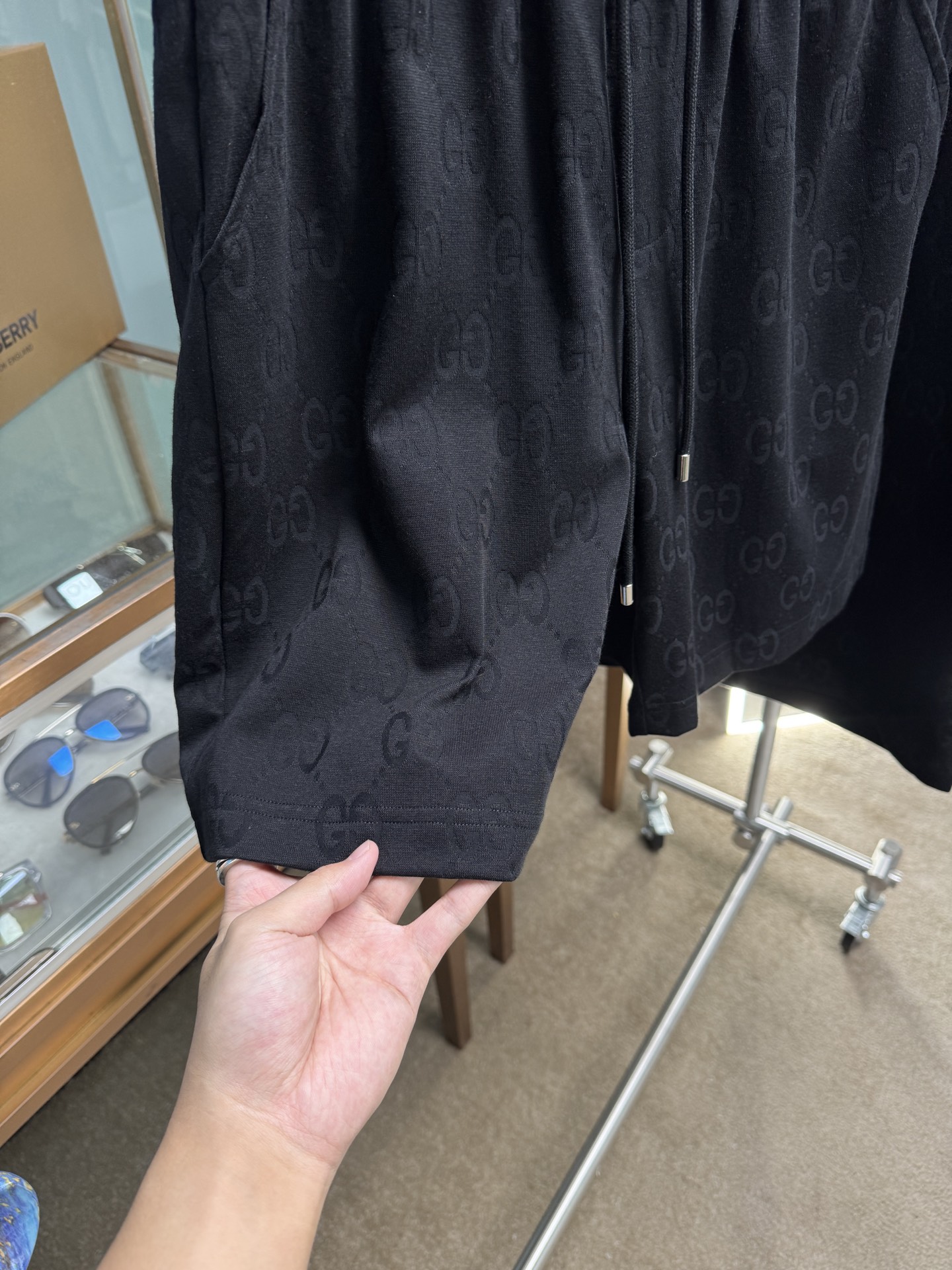 Title: Guccino Cotton Suit Set – Spring/Summer Collection 2025, Unisex, Black/White, Sizes 48-56. - 图片 6