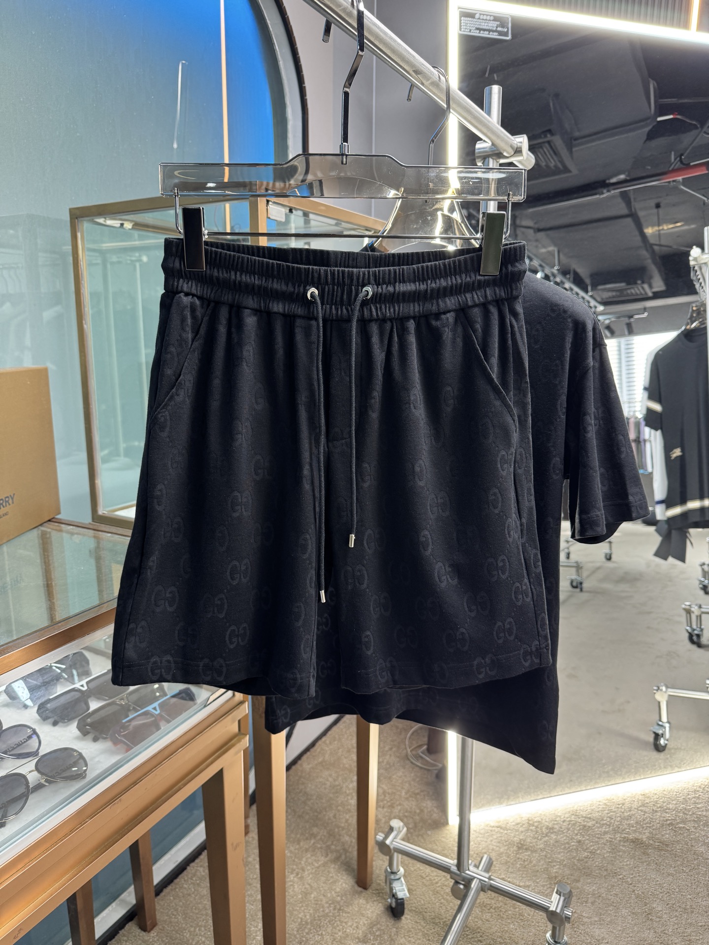 Title: Guccino Cotton Suit Set – Spring/Summer Collection 2025, Unisex, Black/White, Sizes 48-56. - 图片 1