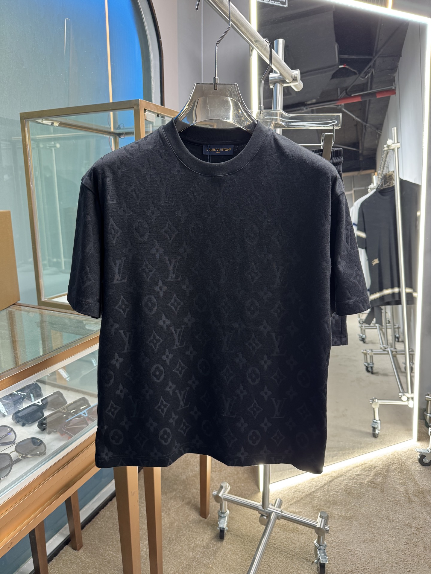 “Spring & Summer Cotton Suit Set with Flowering Logo in Black & White, Sizes 48-56” - 图片 1