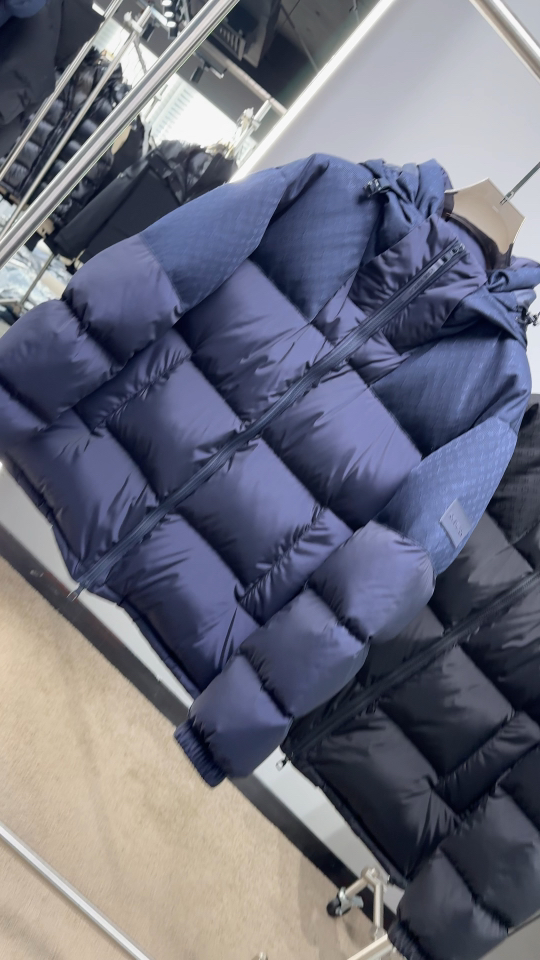 . 411599_790 411599_790