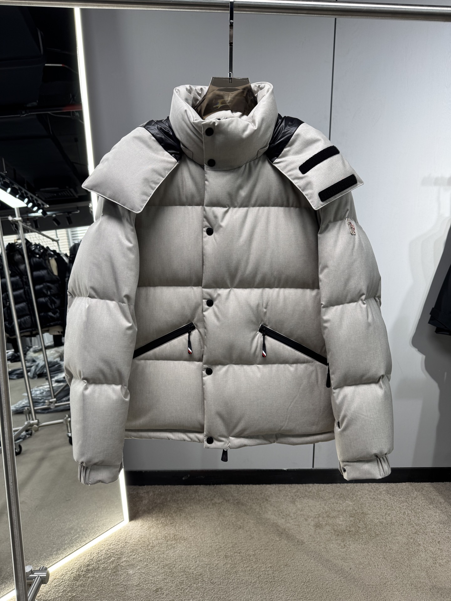 25秋冬上新 蒙口爆款羽绒服 选用进口面料 充绒量实足 定制五金 原版复刻经典百搭 明星同款 专柜同步码