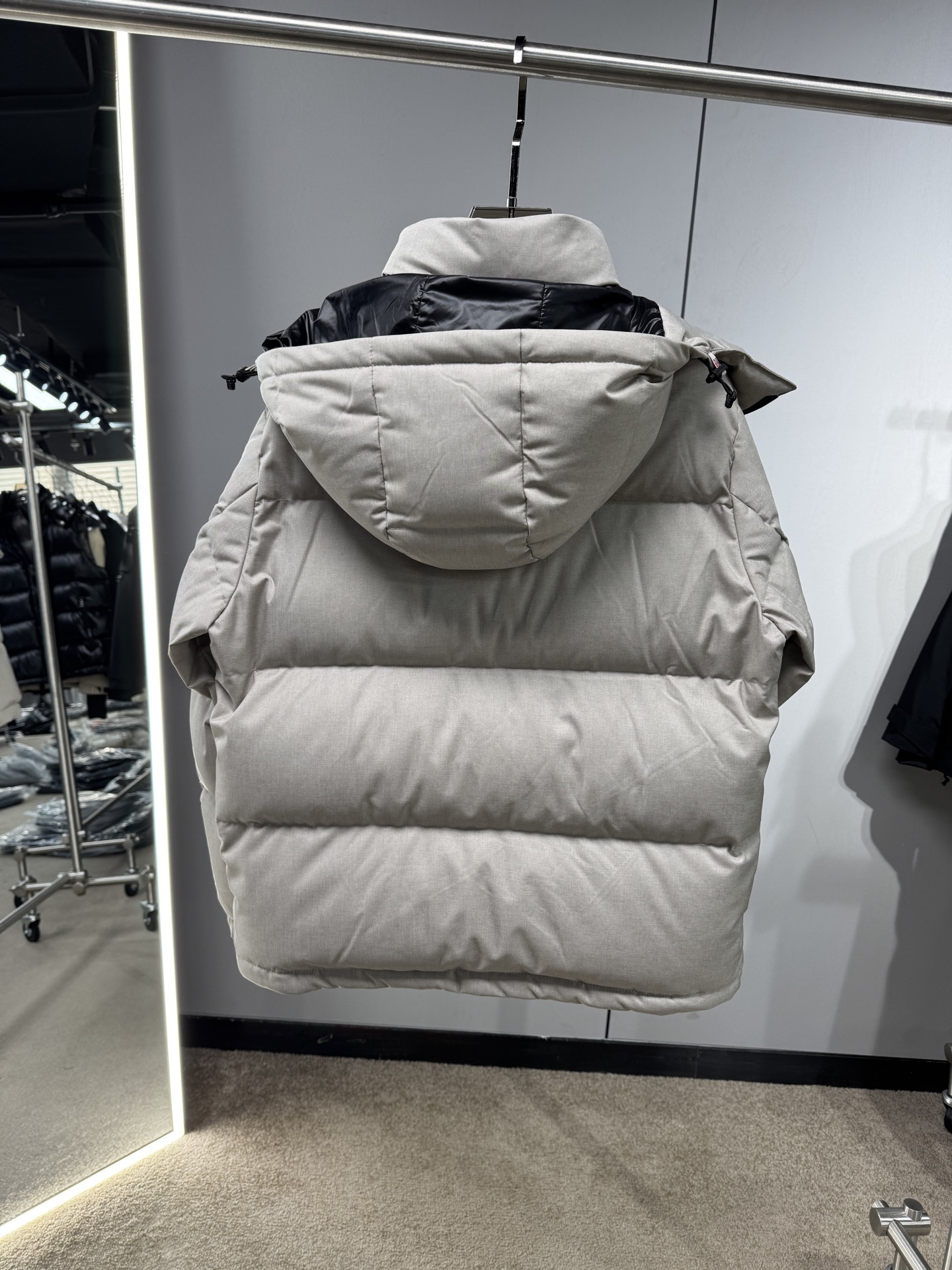25秋冬上新 蒙口爆款羽绒服 选用进口面料 充绒量实足 定制五金 原版复刻经典百搭 明星同款 专柜同步码
