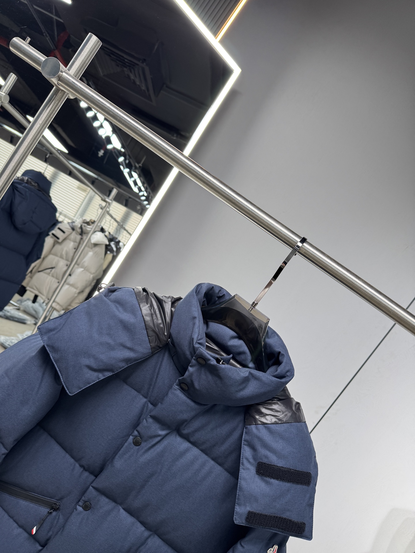 25秋冬上新 蒙口爆款羽绒服 选用进口面料 充绒量实足 定制五金 原版复刻经典百搭 明星同款 专柜同步码