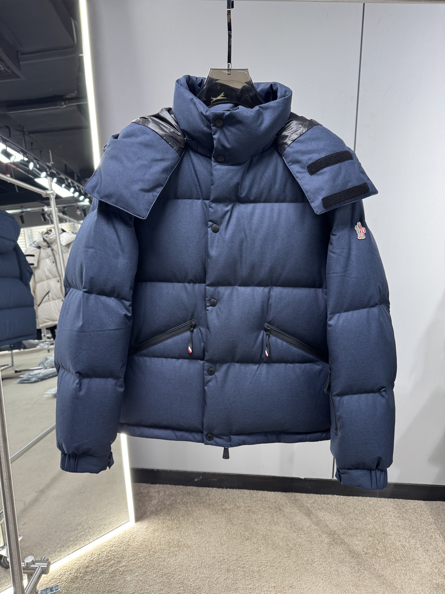 25秋冬上新 蒙口爆款羽绒服 选用进口面料 充绒量实足 定制五金 原版复刻经典百搭 明星同款 专柜同步码