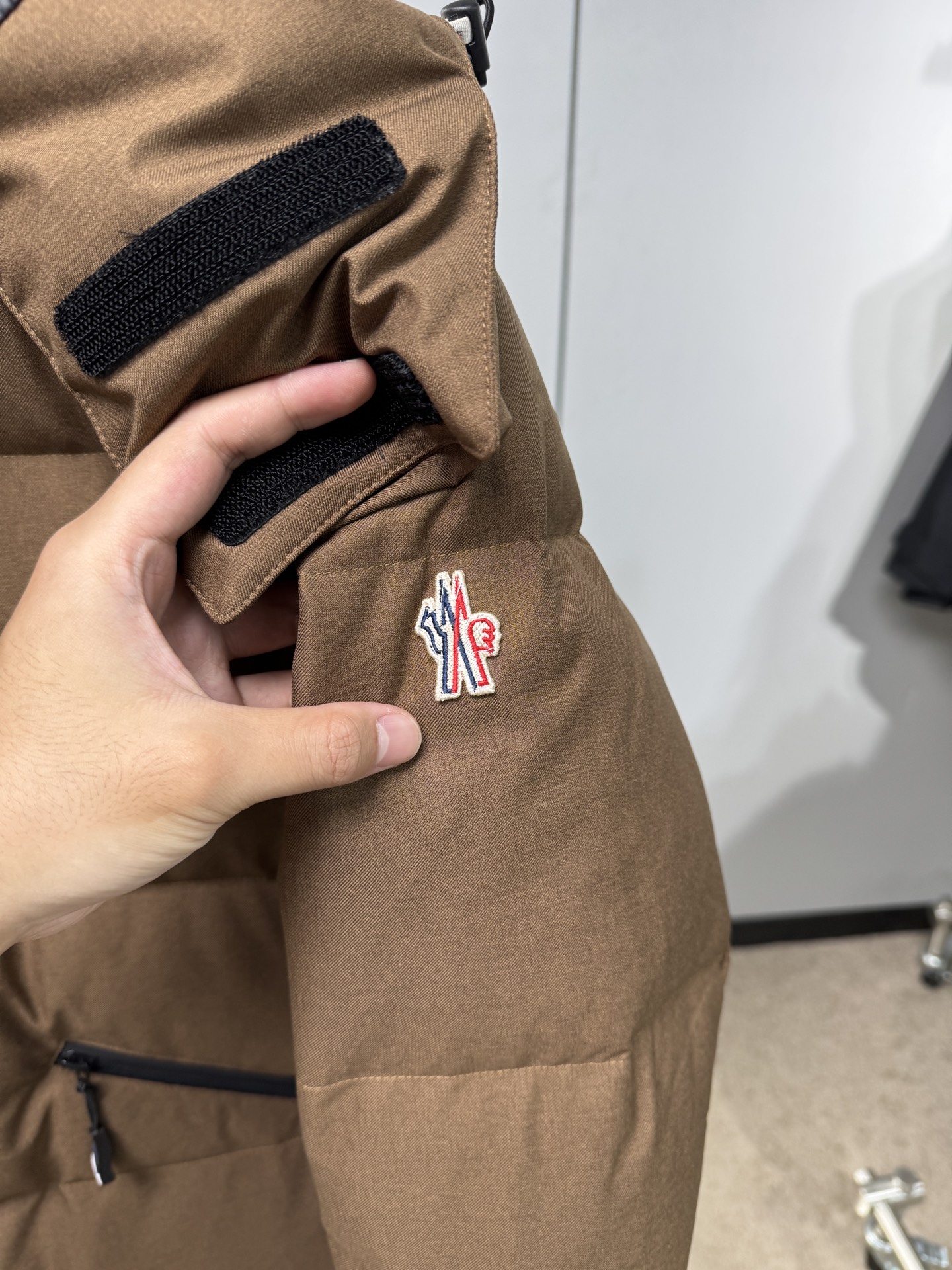 25秋冬上新 蒙口爆款羽绒服 选用进口面料 充绒量实足 定制五金 原版复刻经典百搭 明星同款 专柜同步码