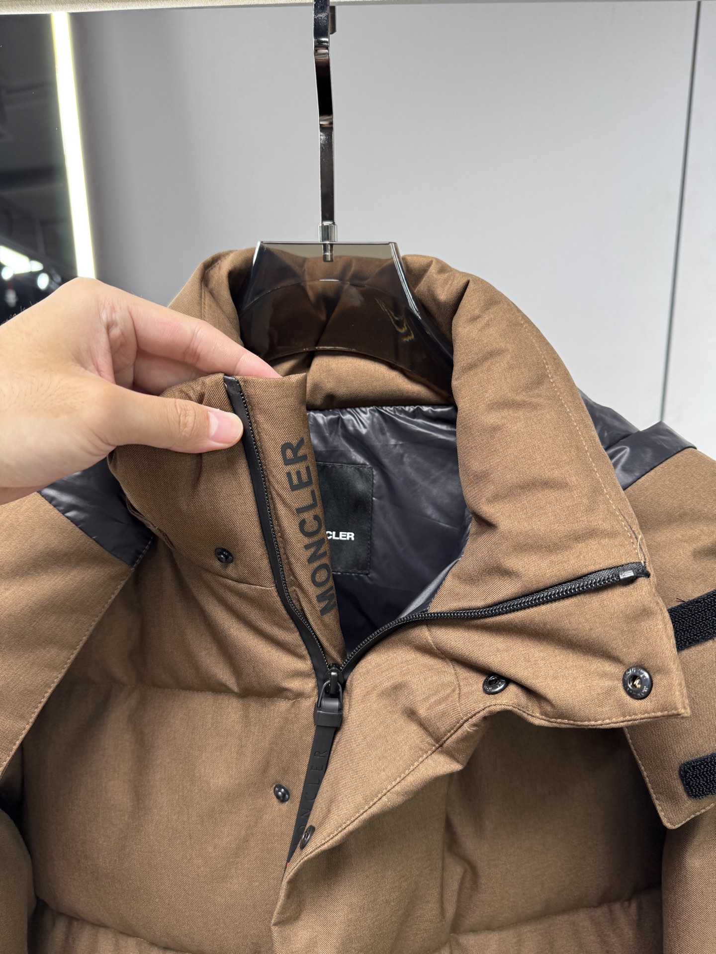 25秋冬上新 蒙口爆款羽绒服 选用进口面料 充绒量实足 定制五金 原版复刻经典百搭 明星同款 专柜同步码