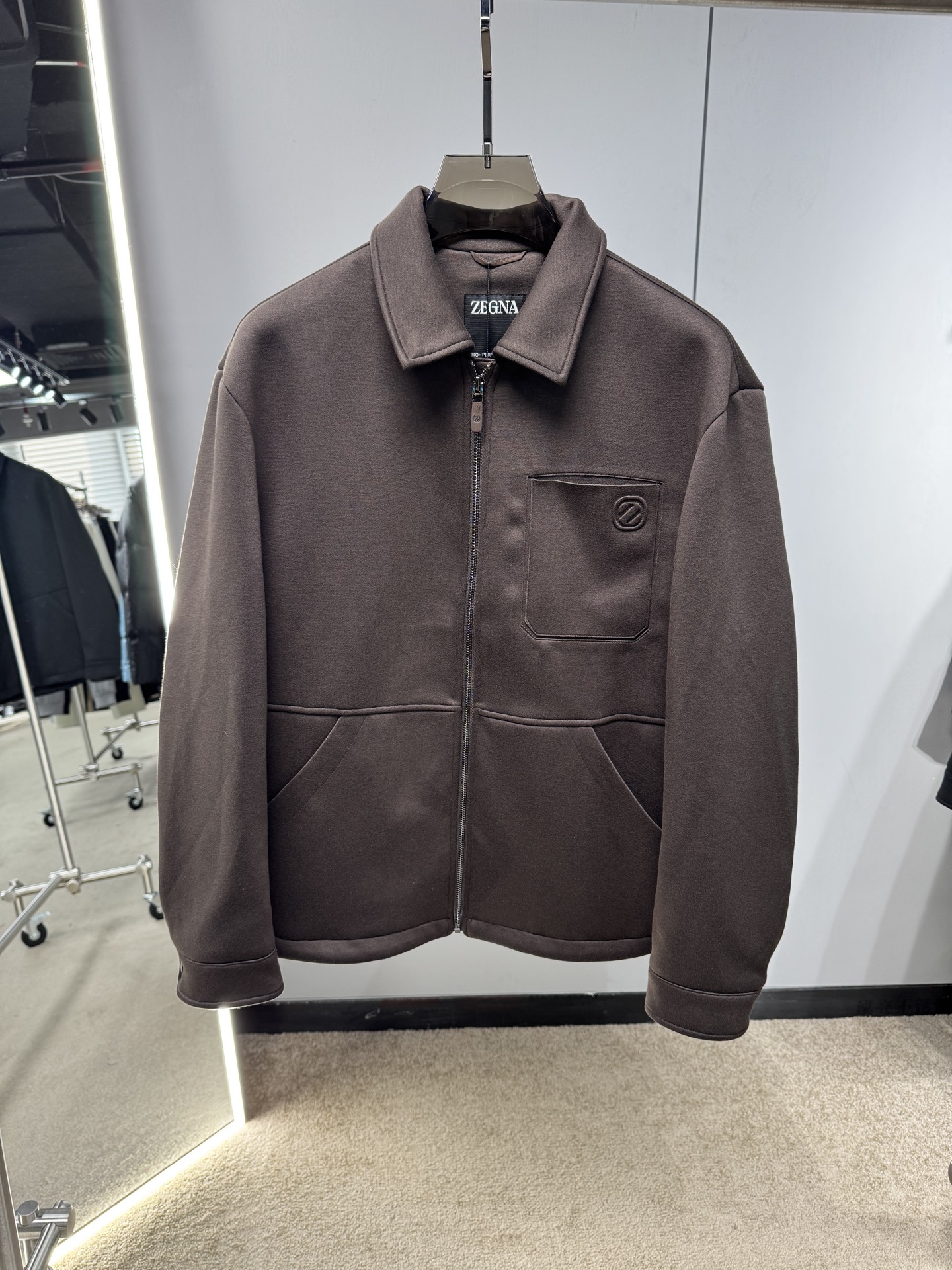 NO:572275,25 autumn and winter new Zegna wool jacket down jacket. The fabric is made of imported wool. Customized hardware. Simple and fashionable. Suitable for business, leisure and other occasions. Counter synchronization code number 48-56,,zegna,jackets & coats,down jacket,alexander wang1986090925秋冬上新杰尼亚立羊毛夹克羽绒服 面料选用进口羊毛 定制五金 简约时尚 适配商务、休闲等多种场合 专柜同步 码数48-56,,zegna,jackets & coats,down jacket,alexander wang,Men's clothing