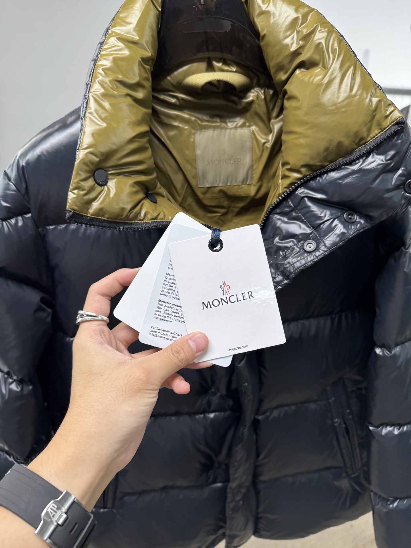 25秋冬上新 M家 羽绒服 上身高端大气 选用进口面料 充绒量十足 定制五金 简约时尚 适配商务、休闲等