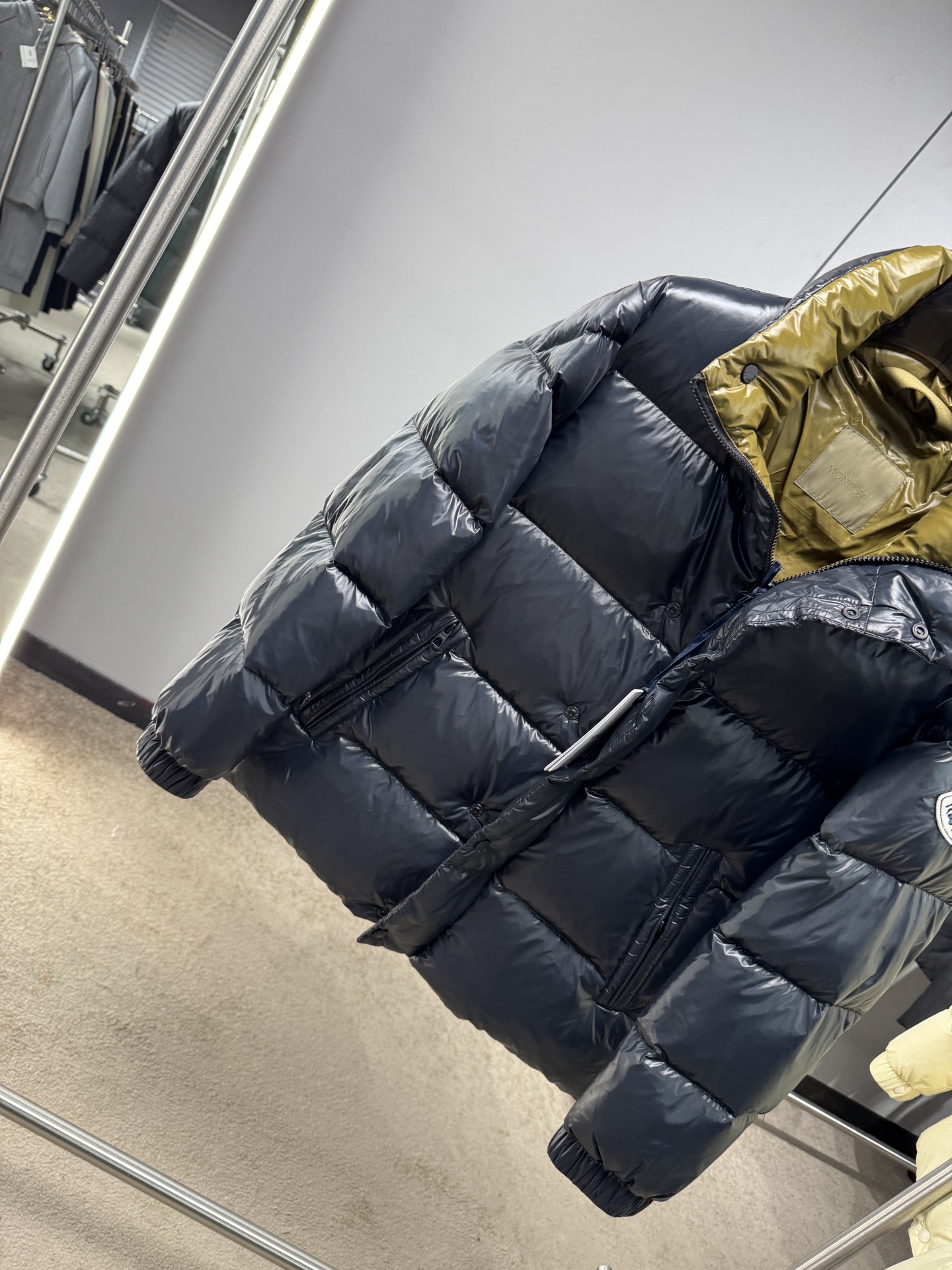 25秋冬上新 M家 羽绒服 上身高端大气 选用进口面料 充绒量十足 定制五金 简约时尚 适配商务、休闲等