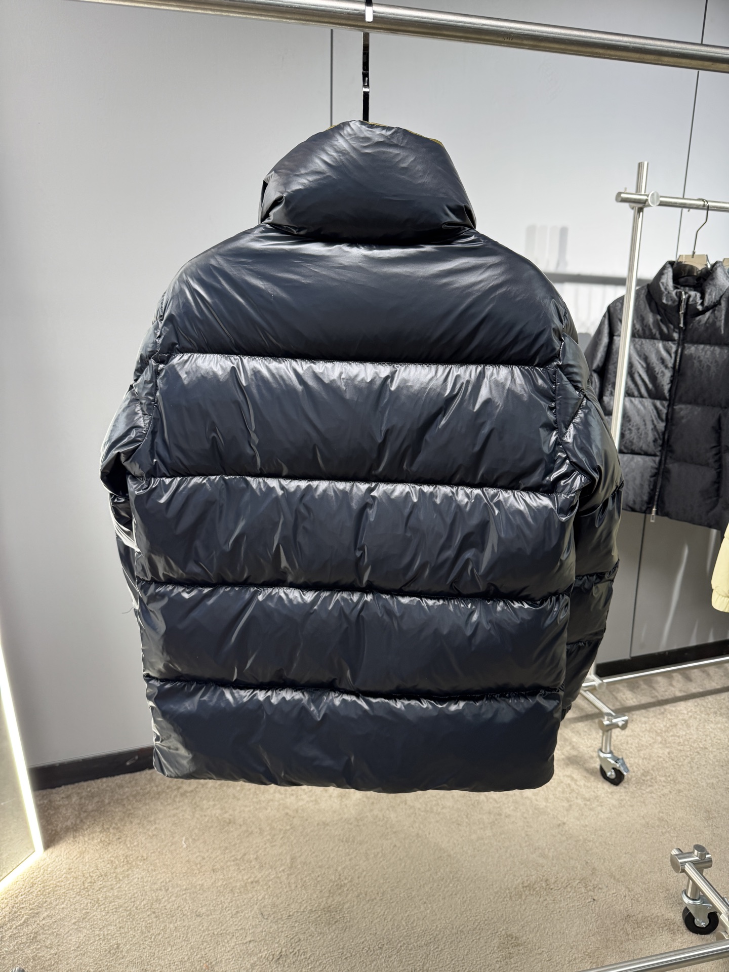 25秋冬上新 M家 羽绒服 上身高端大气 选用进口面料 充绒量十足 定制五金 简约时尚 适配商务、休闲等