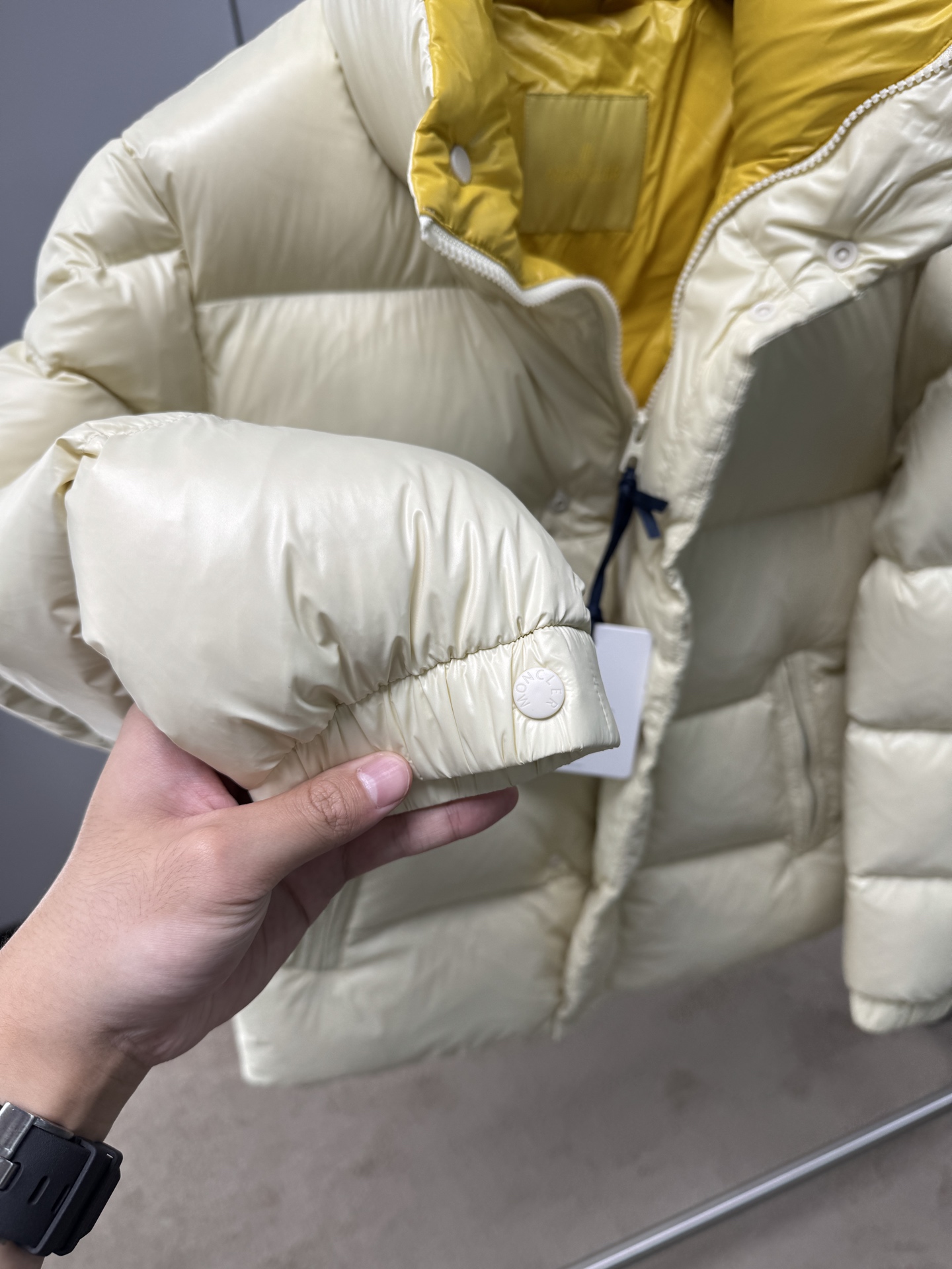 25秋冬上新 M家 羽绒服 上身高端大气 选用进口面料 充绒量十足 定制五金 简约时尚 适配商务、休闲等