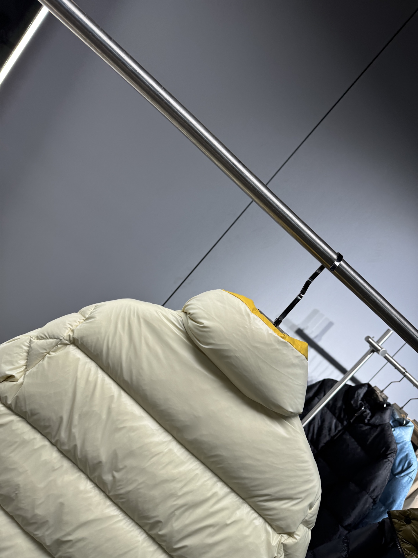 25秋冬上新 M家 羽绒服 上身高端大气 选用进口面料 充绒量十足 定制五金 简约时尚 适配商务、休闲等