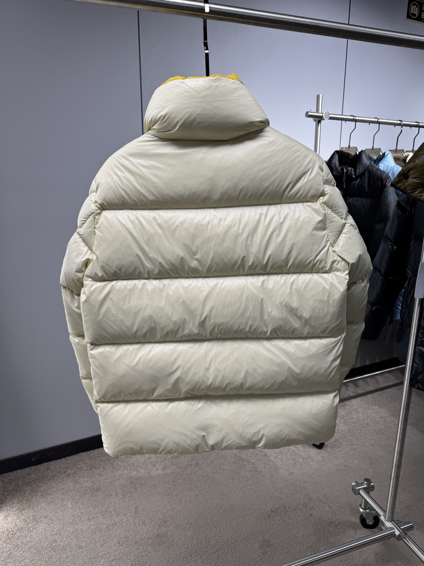 25秋冬上新 M家 羽绒服 上身高端大气 选用进口面料 充绒量十足 定制五金 简约时尚 适配商务、休闲等