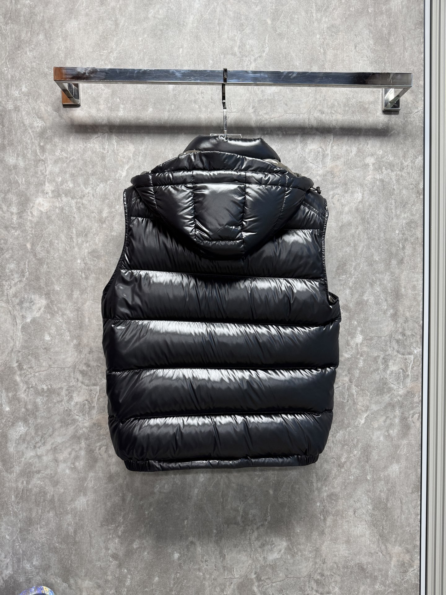 mnncler 蒙口 25秋冬上新 经典爆款蒙口羽绒马甲 选用进口面料 90绒 充绒量实足 定制五金 原