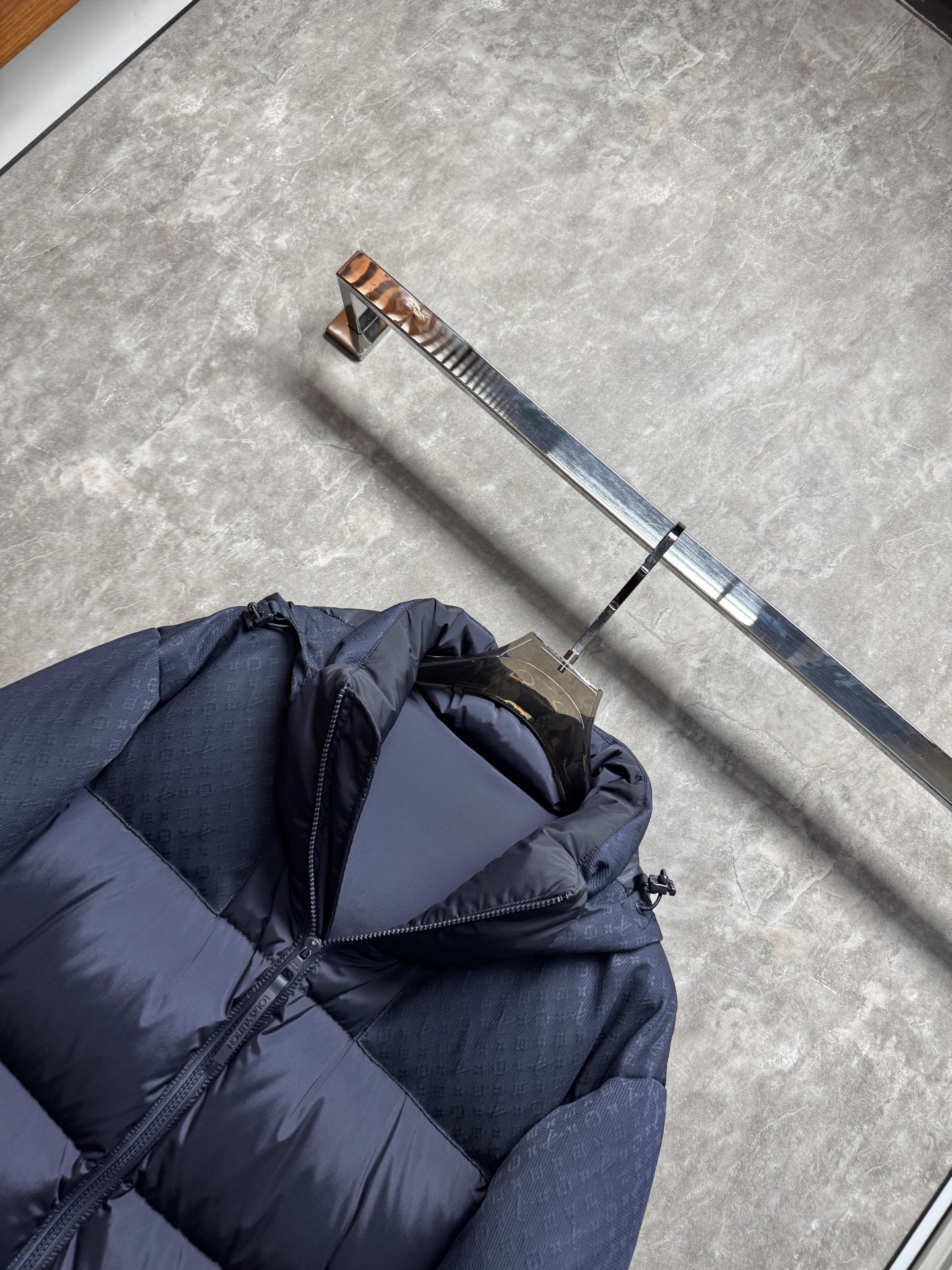 25秋冬上新 Lv暗夜羽绒服 选用进口面料 充绒量实足 定制五金 原版复刻经典百搭 明星同款 专柜同步码