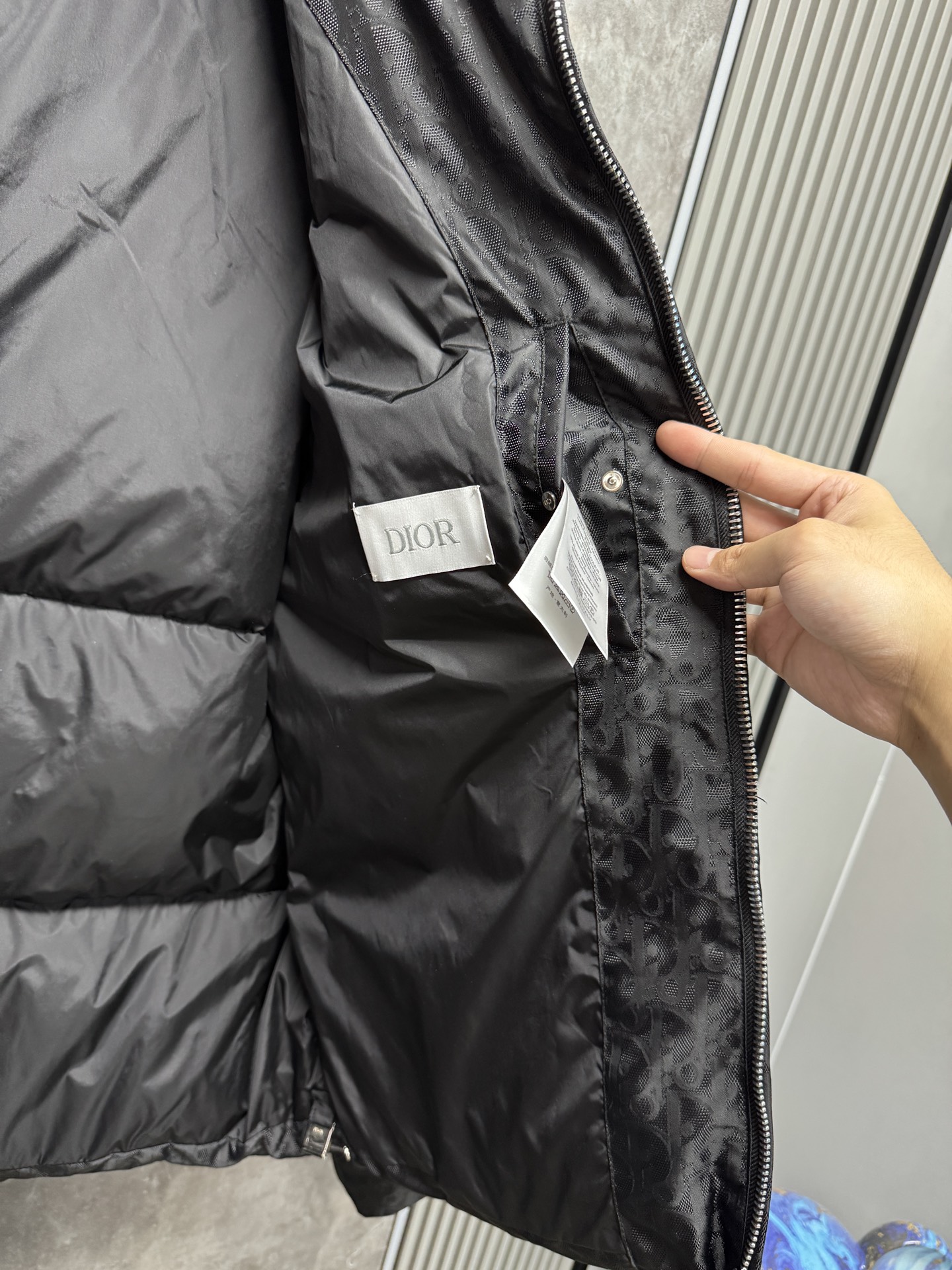 25秋冬上新 DIOR羽绒服 满身印花logo高端大气 选用进口面料 充绒量十足 定制五金 简约时尚 适