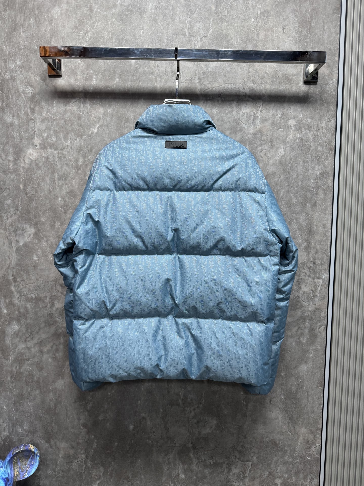 25秋冬上新 DIOR羽绒服 满身印花logo高端大气 选用进口面料 充绒量十足 定制五金 简约时尚 适