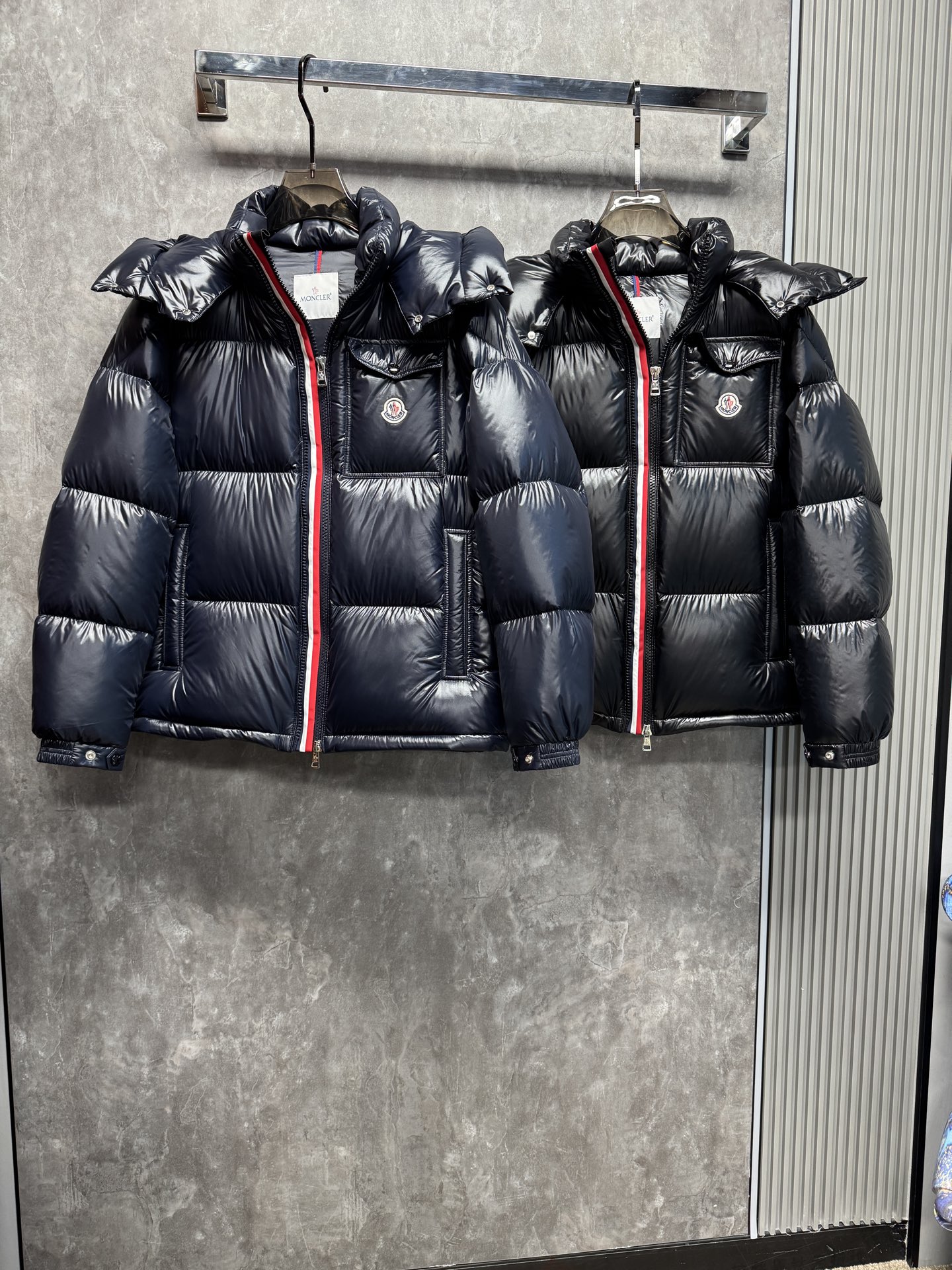 . 520228_730 520228_730