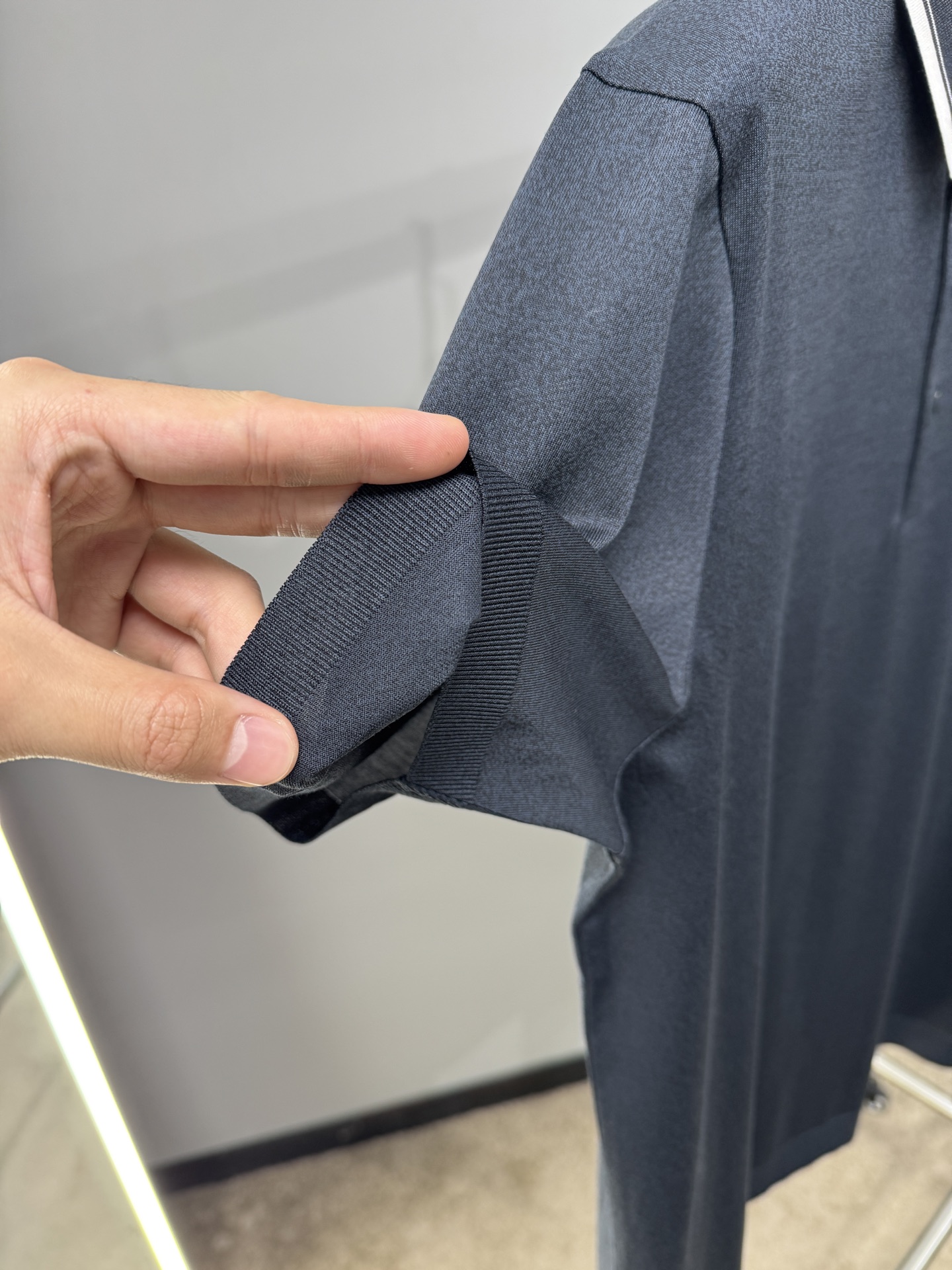 上新 26ss Loro Piana 春夏新款花灰起脚平纹短袖 原版定制 轻薄透气 上身丝滑舒适 高端大