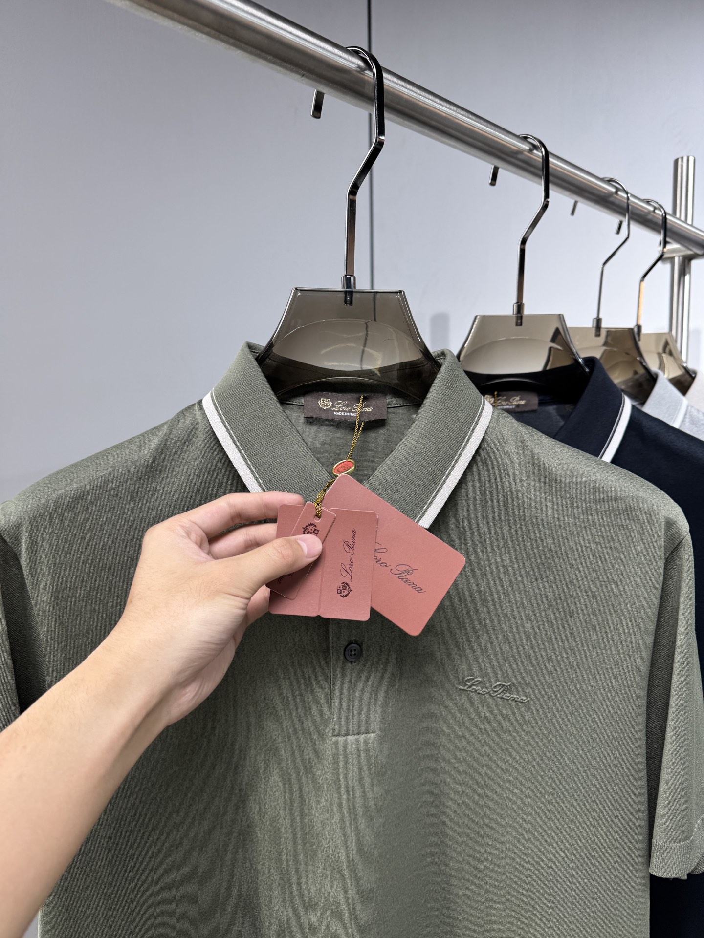 上新 26ss Loro Piana 春夏新款花灰起脚平纹短袖 原版定制 轻薄透气 上身丝滑舒适 高端大