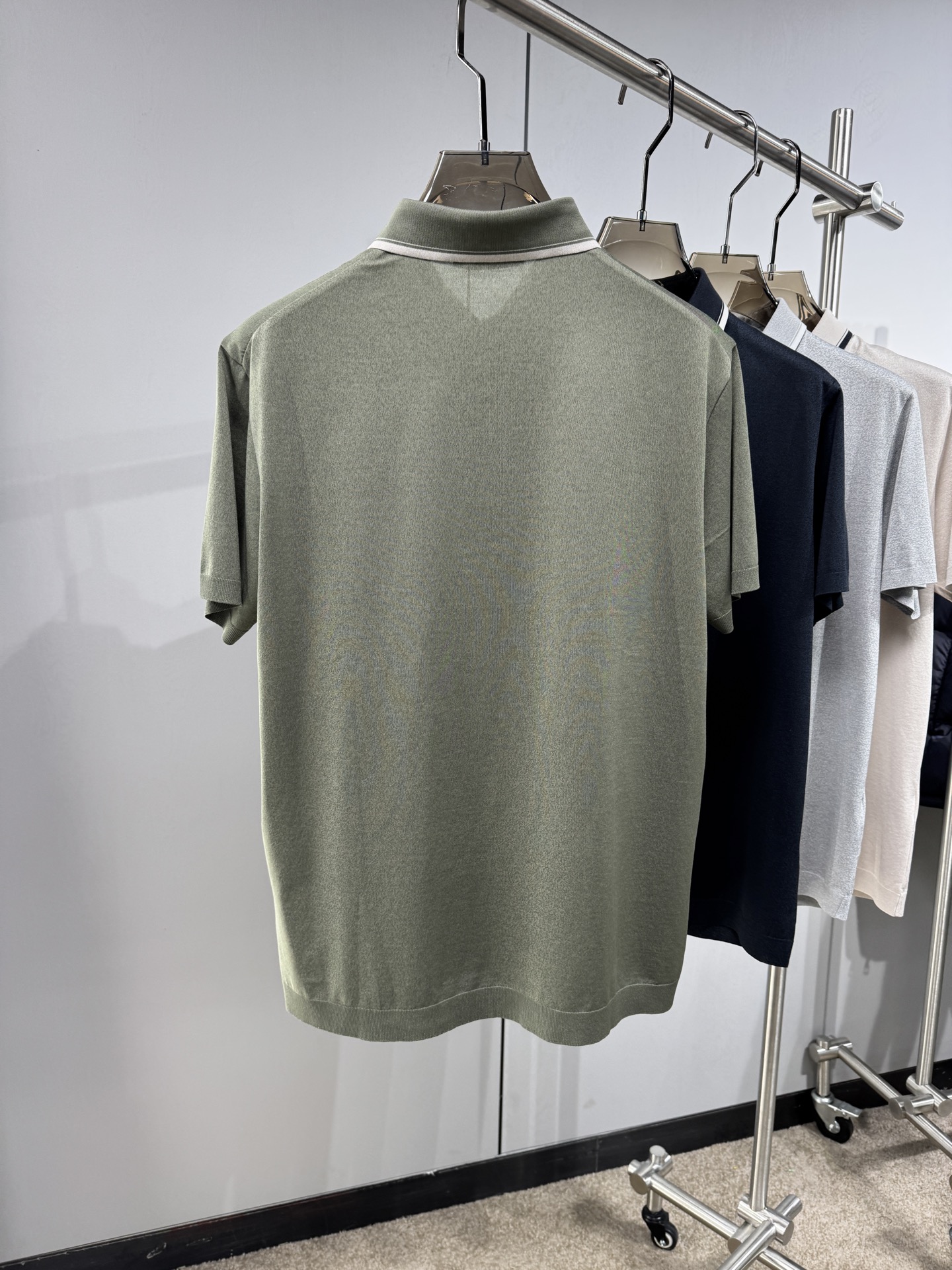 上新 26ss Loro Piana 春夏新款花灰起脚平纹短袖 原版定制 轻薄透气 上身丝滑舒适 高端大