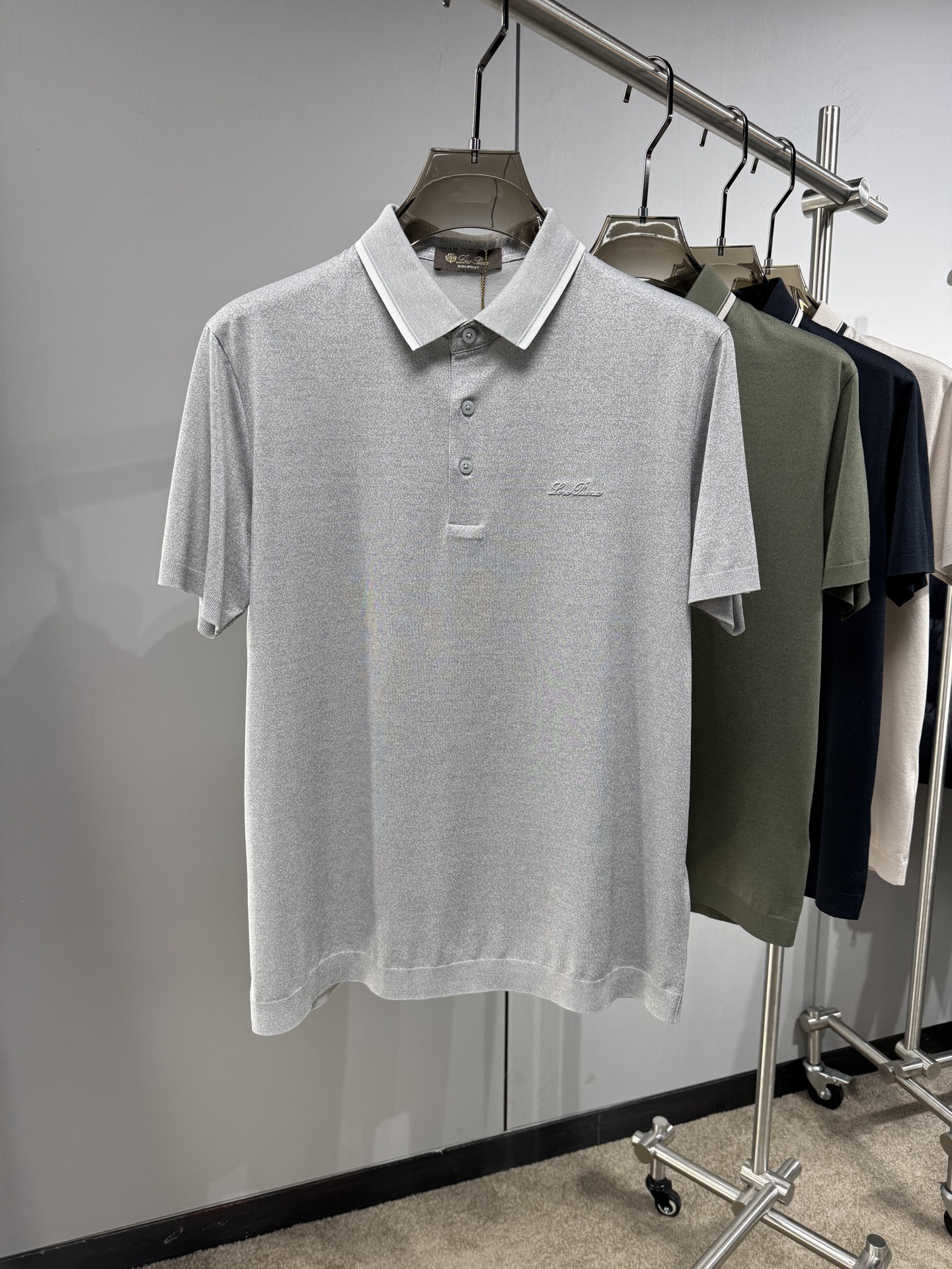 上新 26ss Loro Piana 春夏新款花灰起脚平纹短袖 原版定制 轻薄透气 上身丝滑舒适 高端大