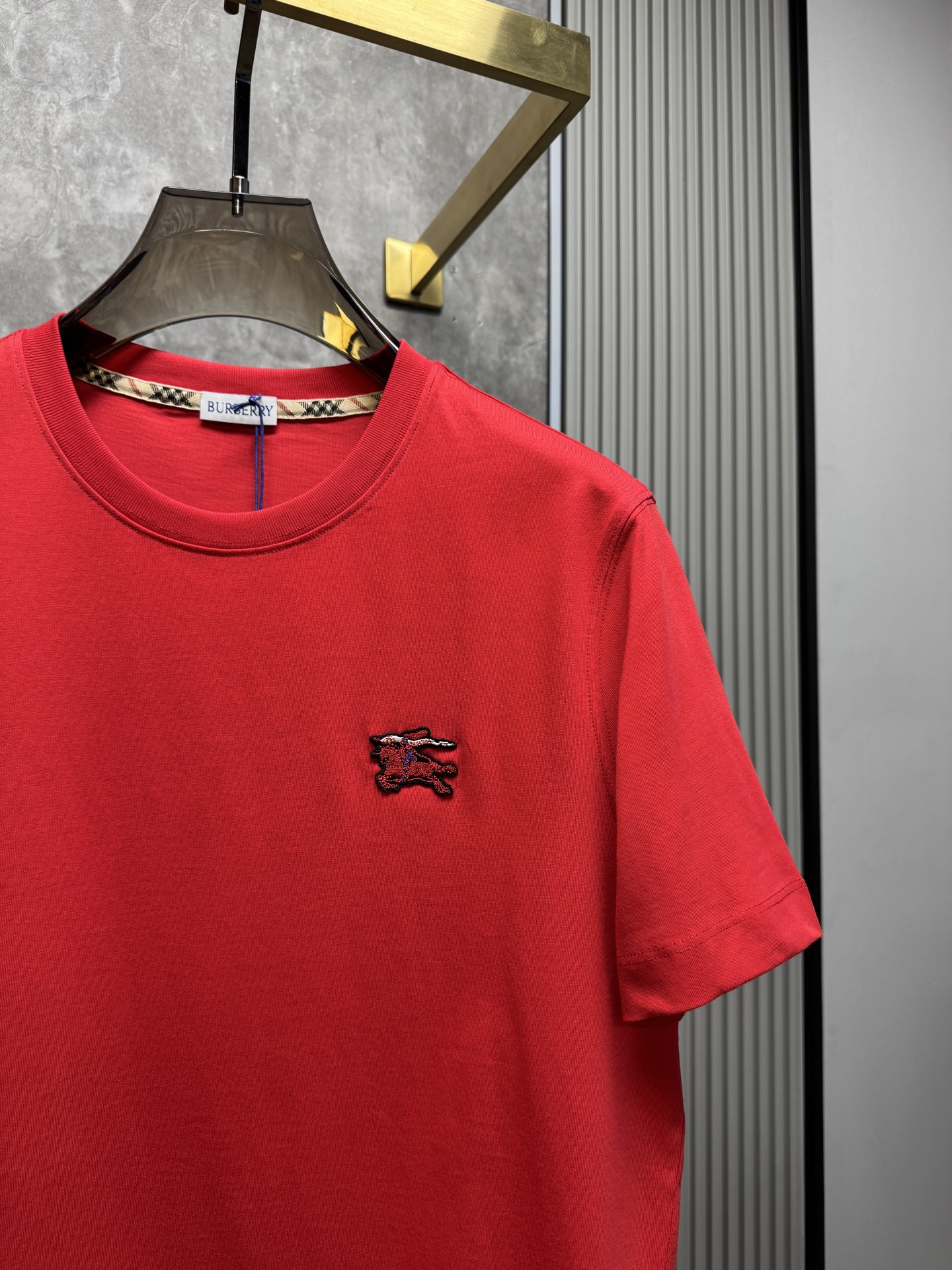 上新 26ss 巴宝莉春夏新款圆领短袖 原版定制 面料100%棉 轻薄透气 超级柔软上身丝滑舒适 高端大