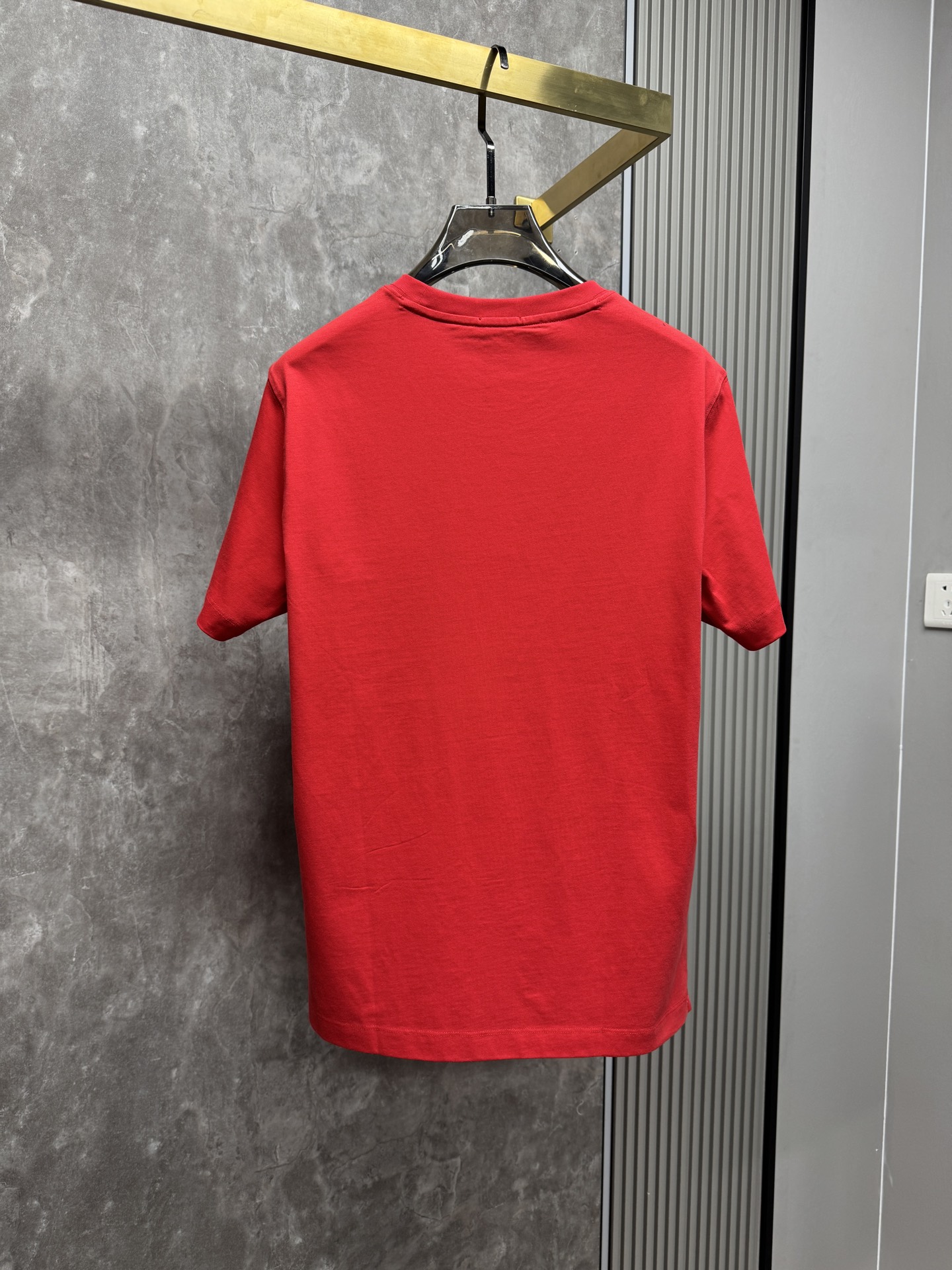 上新 26ss 巴宝莉春夏新款圆领短袖 原版定制 面料100%棉 轻薄透气 超级柔软上身丝滑舒适 高端大