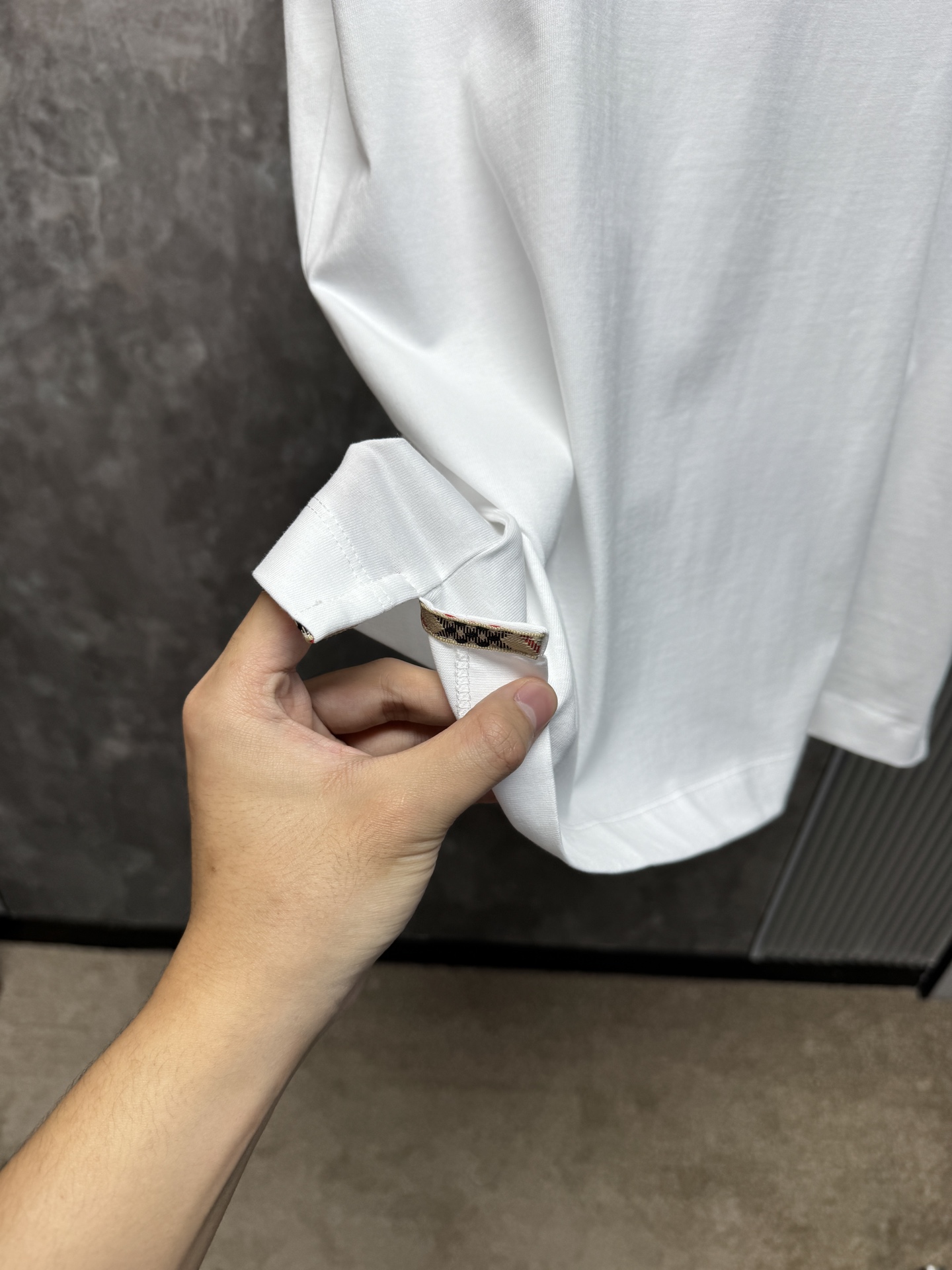 上新 26ss 巴宝莉春夏新款圆领短袖 原版定制 面料100%棉 轻薄透气 超级柔软上身丝滑舒适 高端大