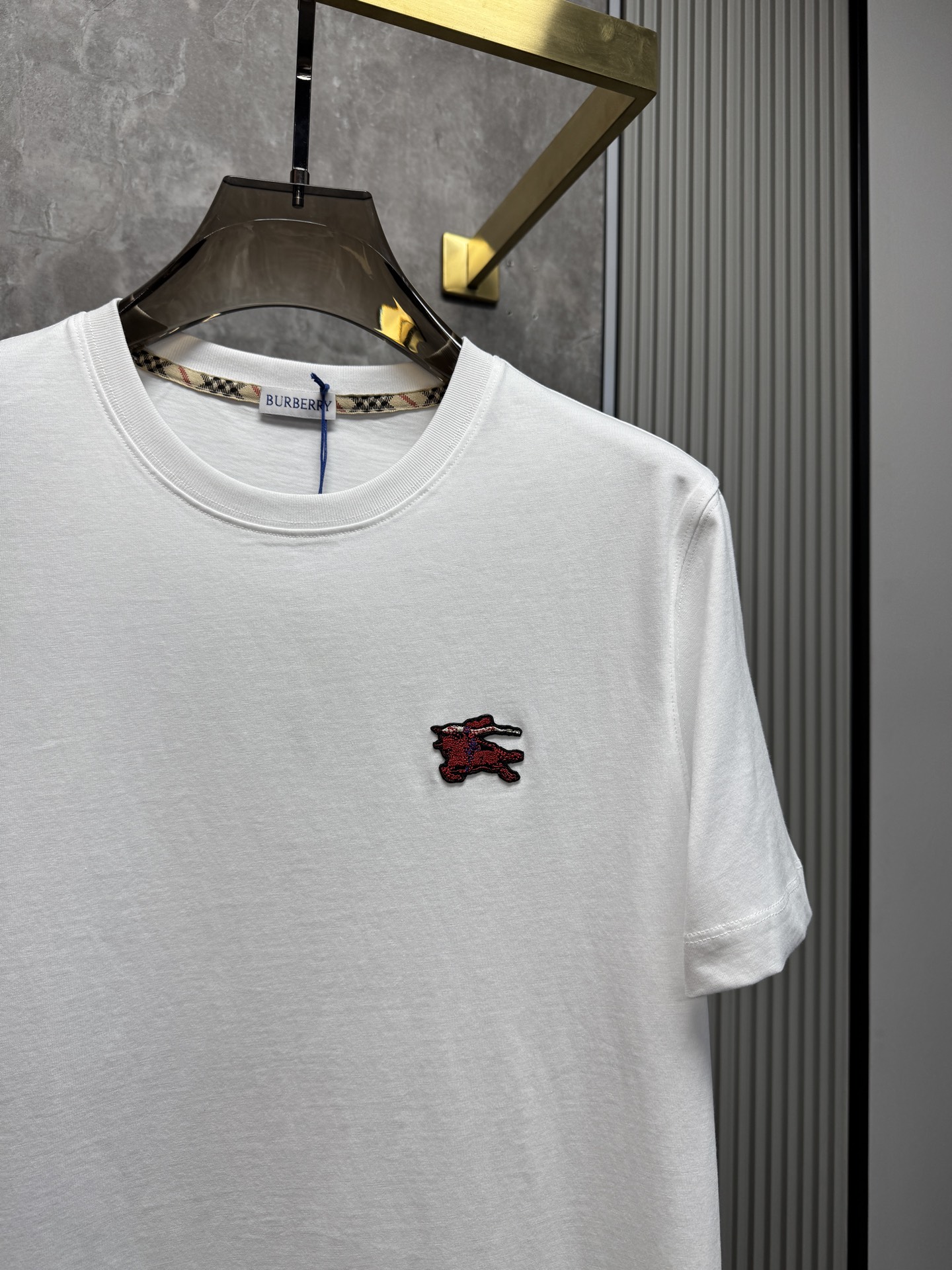 上新 26ss 巴宝莉春夏新款圆领短袖 原版定制 面料100%棉 轻薄透气 超级柔软上身丝滑舒适 高端大