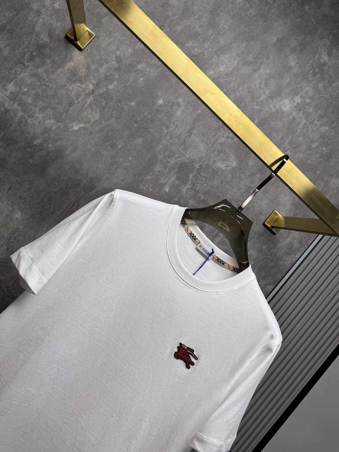 上新 26ss 巴宝莉春夏新款圆领短袖 原版定制 面料100%棉 轻薄透气 超级柔软上身丝滑舒适 高端大