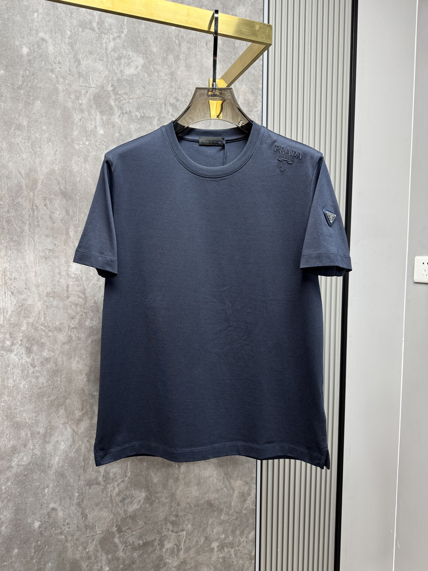 上新 26ss P家 春夏新款圆领短袖 原版定制 面料100%棉 轻薄透气 超级柔软上身丝滑舒适 高端大