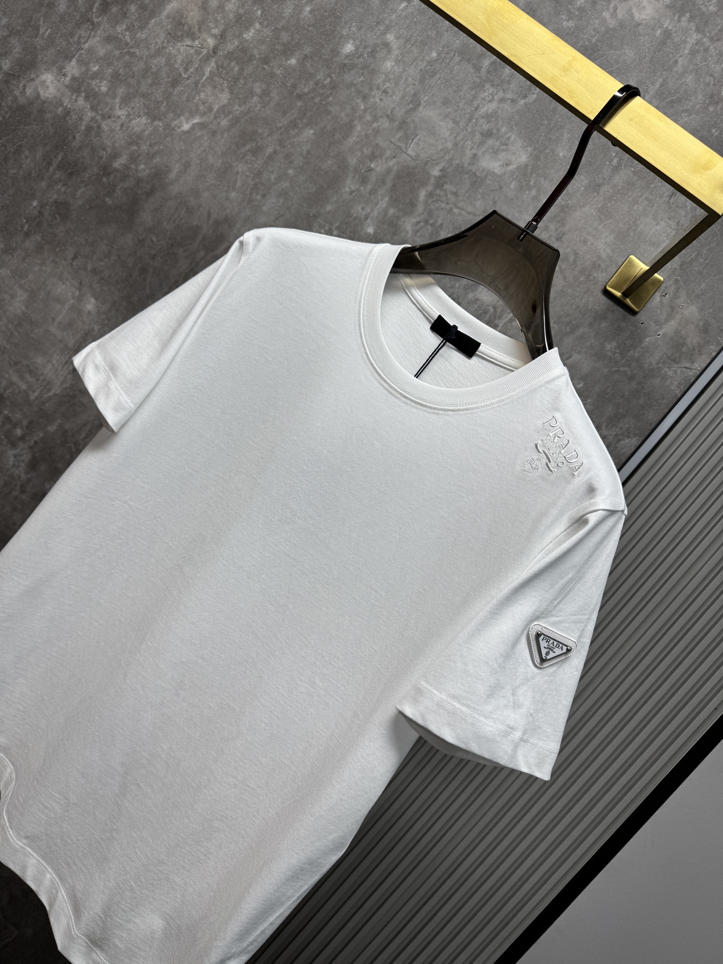 上新 26ss P家 春夏新款圆领短袖 原版定制 面料100%棉 轻薄透气 超级柔软上身丝滑舒适 高端大